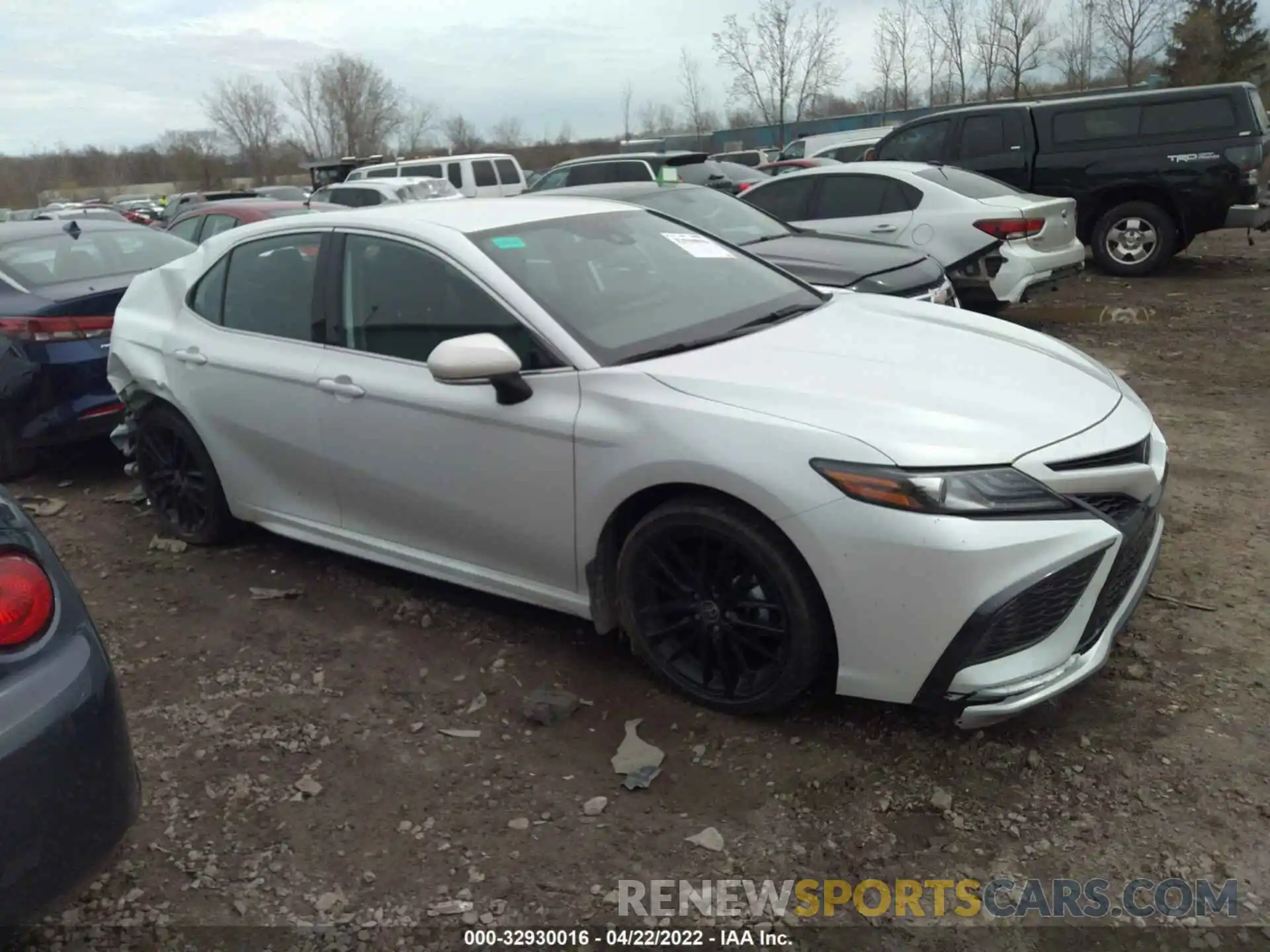 1 Photograph of a damaged car 4T1K61BK5NU058287 TOYOTA CAMRY 2022