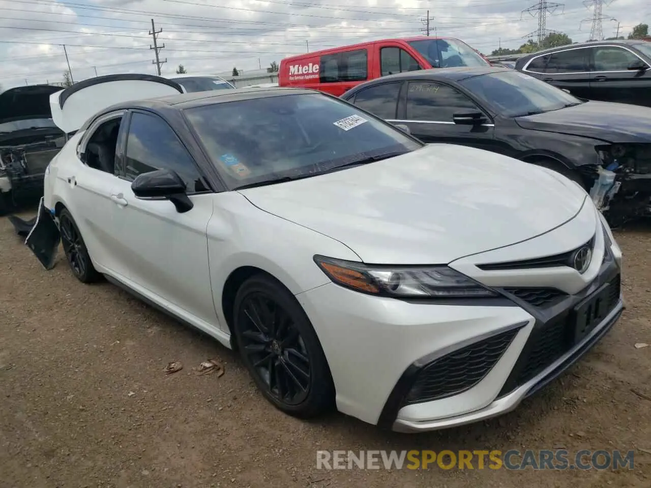 4 Photograph of a damaged car 4T1K61BK5NU062873 TOYOTA CAMRY 2022
