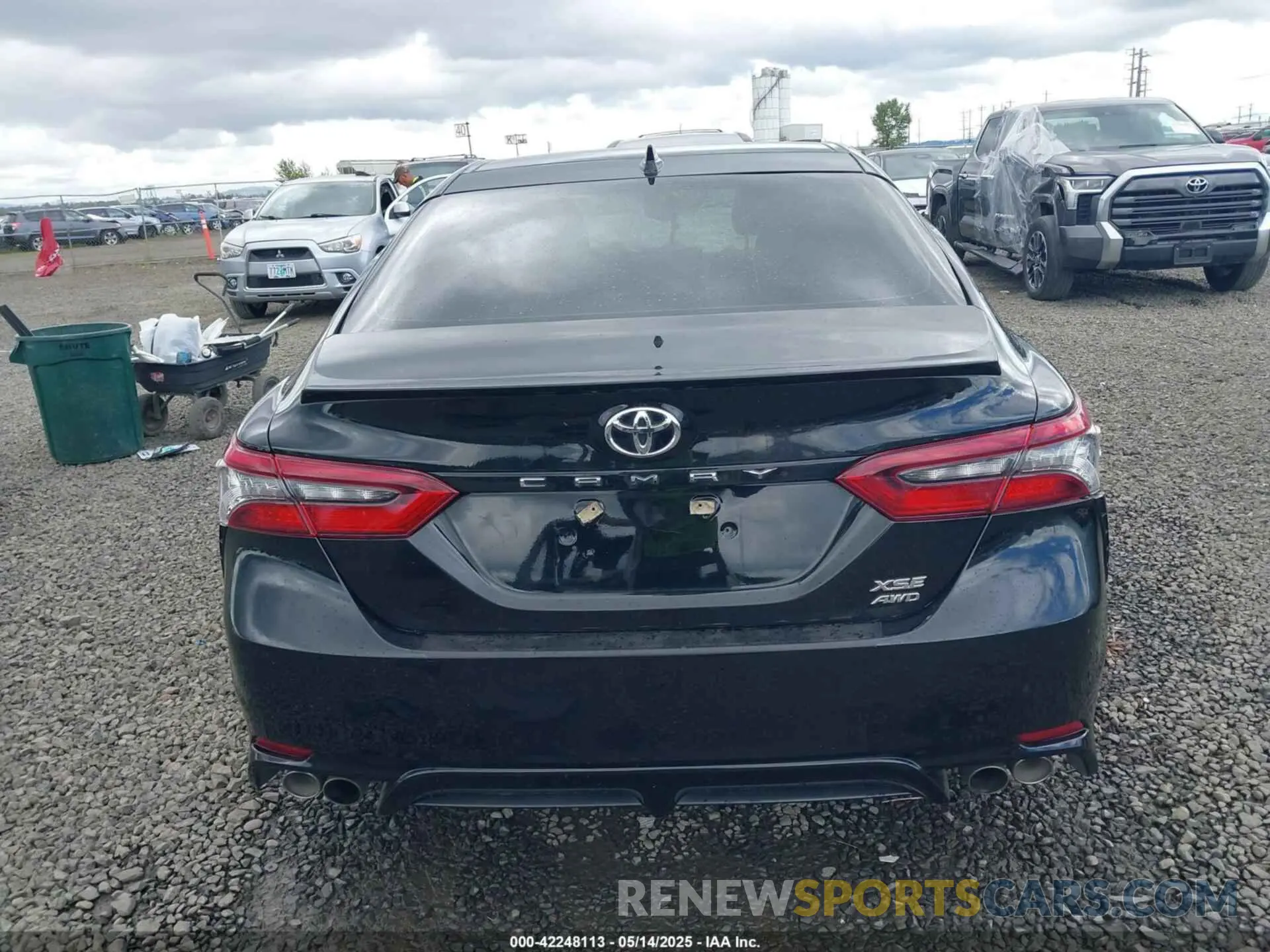 16 Photograph of a damaged car 4T1K61BK6NU068584 TOYOTA CAMRY 2022
