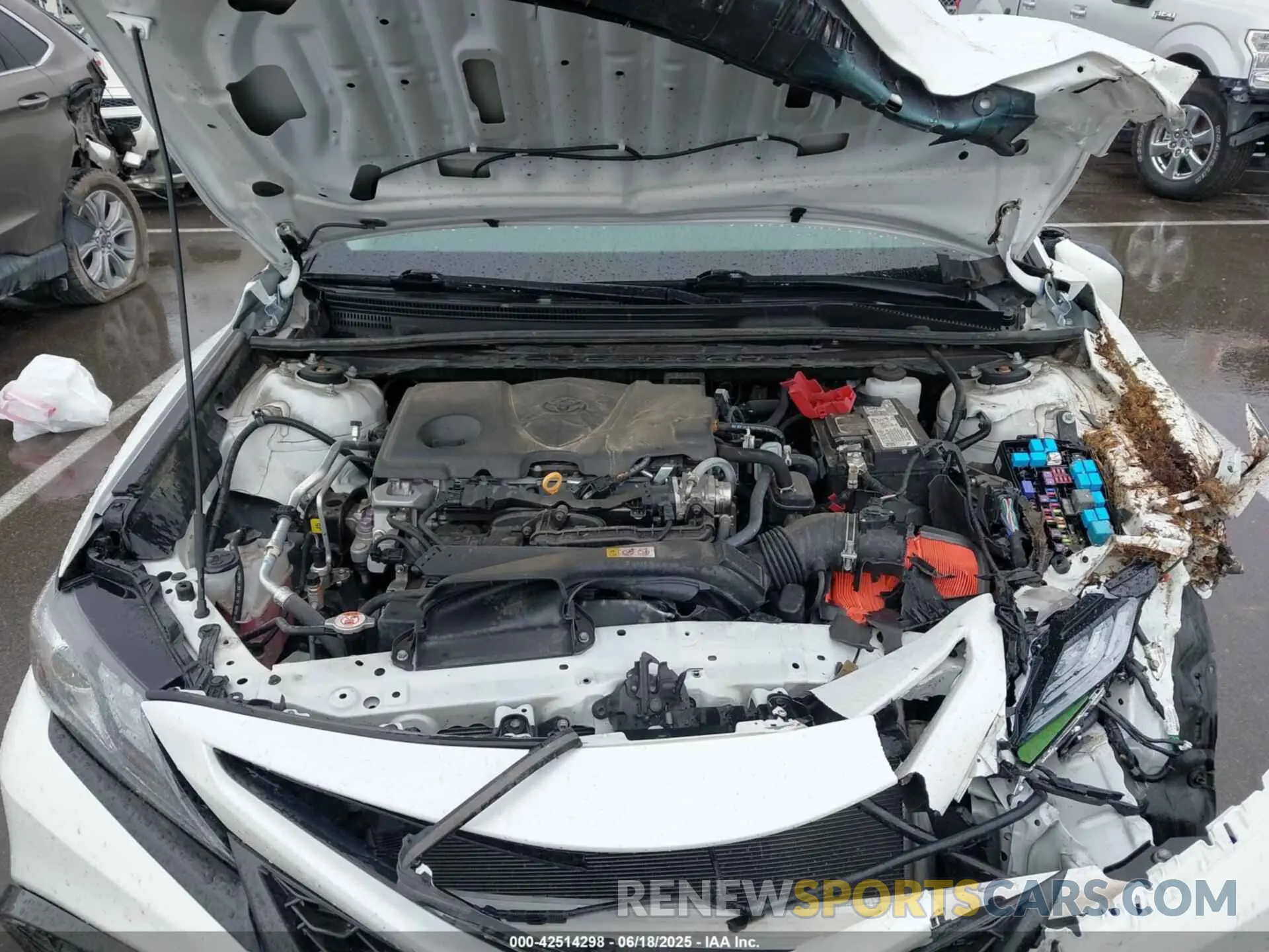 10 Photograph of a damaged car 4T1K61BK7NU057643 TOYOTA CAMRY 2022