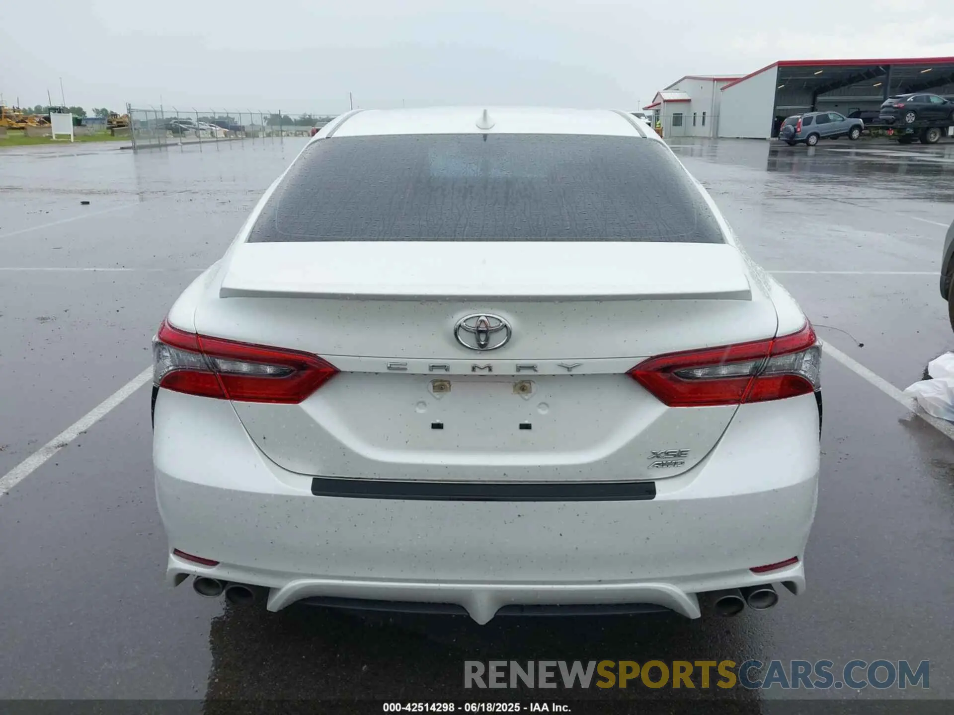 16 Photograph of a damaged car 4T1K61BK7NU057643 TOYOTA CAMRY 2022