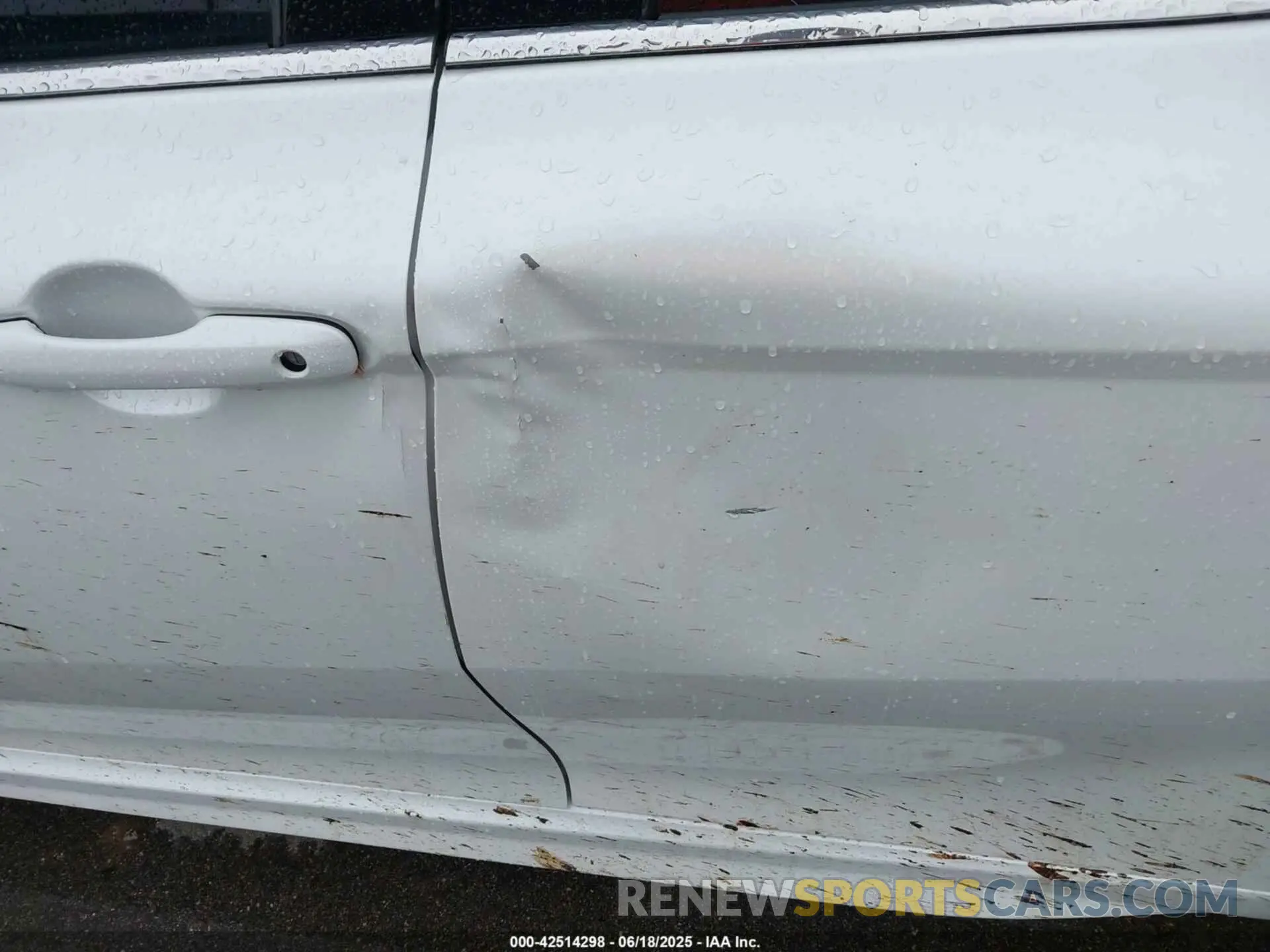 17 Photograph of a damaged car 4T1K61BK7NU057643 TOYOTA CAMRY 2022