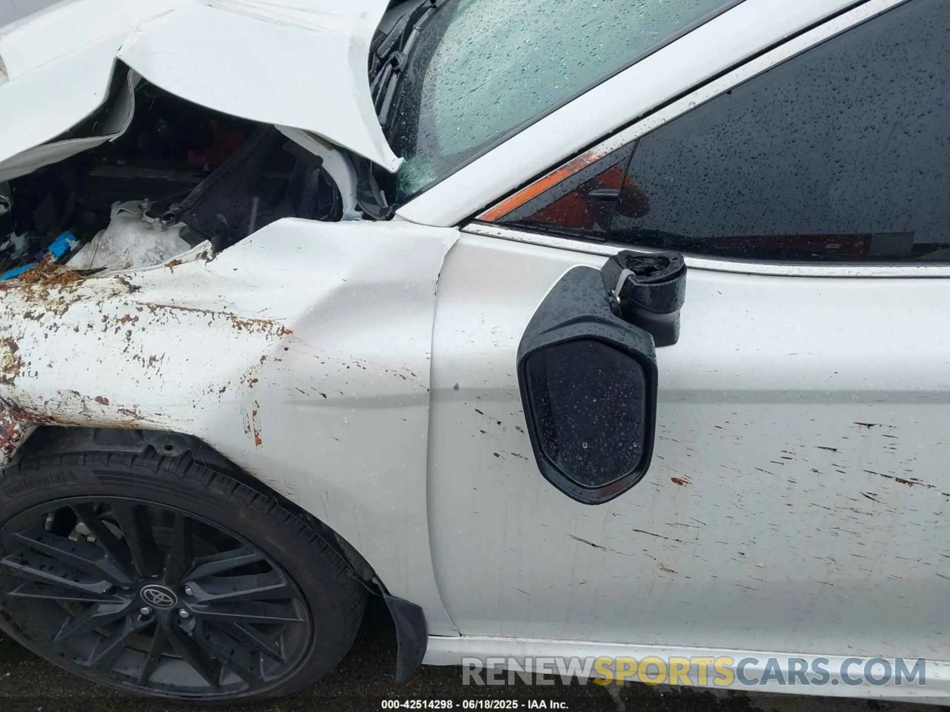 18 Photograph of a damaged car 4T1K61BK7NU057643 TOYOTA CAMRY 2022