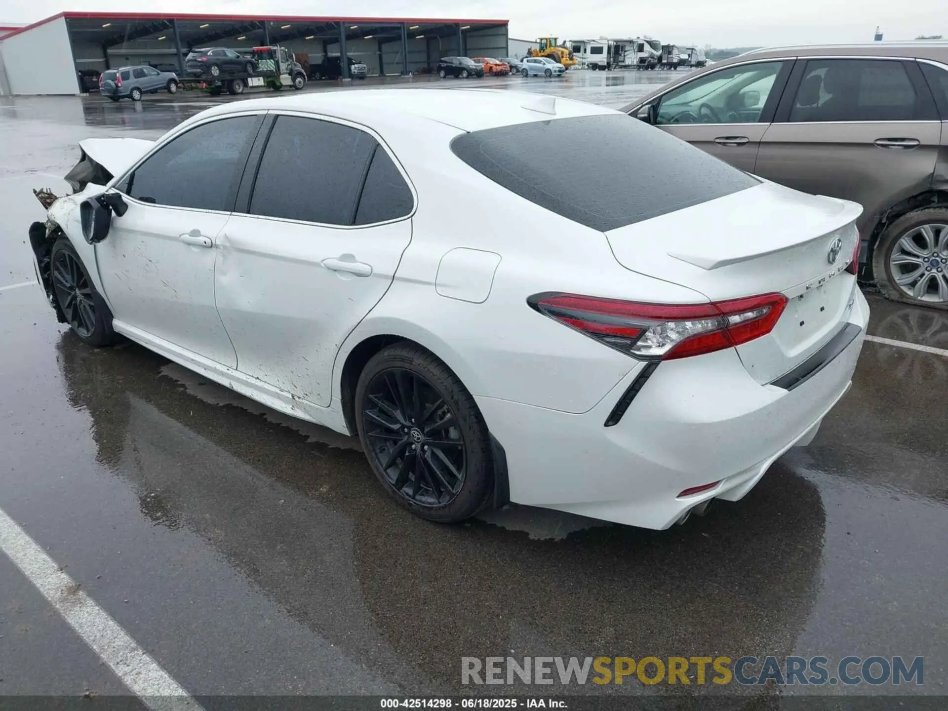 3 Photograph of a damaged car 4T1K61BK7NU057643 TOYOTA CAMRY 2022