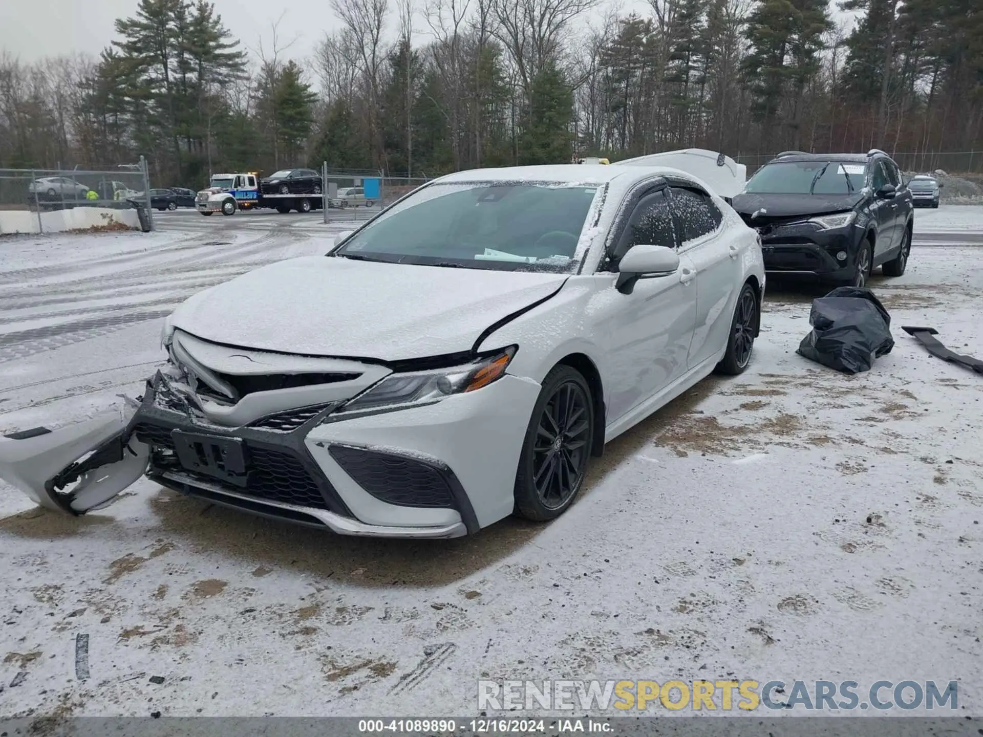 2 Photograph of a damaged car 4T1K61BK9NU062729 TOYOTA CAMRY 2022
