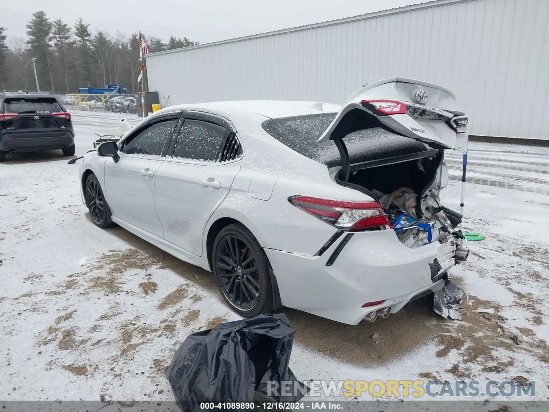 3 Photograph of a damaged car 4T1K61BK9NU062729 TOYOTA CAMRY 2022