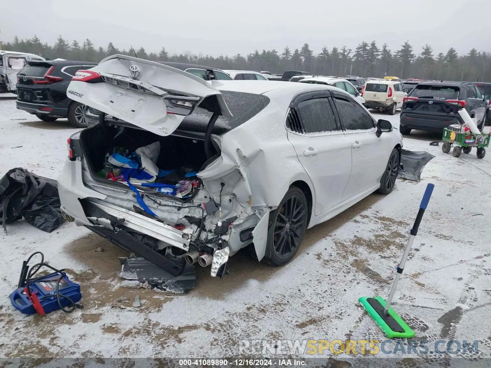 4 Photograph of a damaged car 4T1K61BK9NU062729 TOYOTA CAMRY 2022
