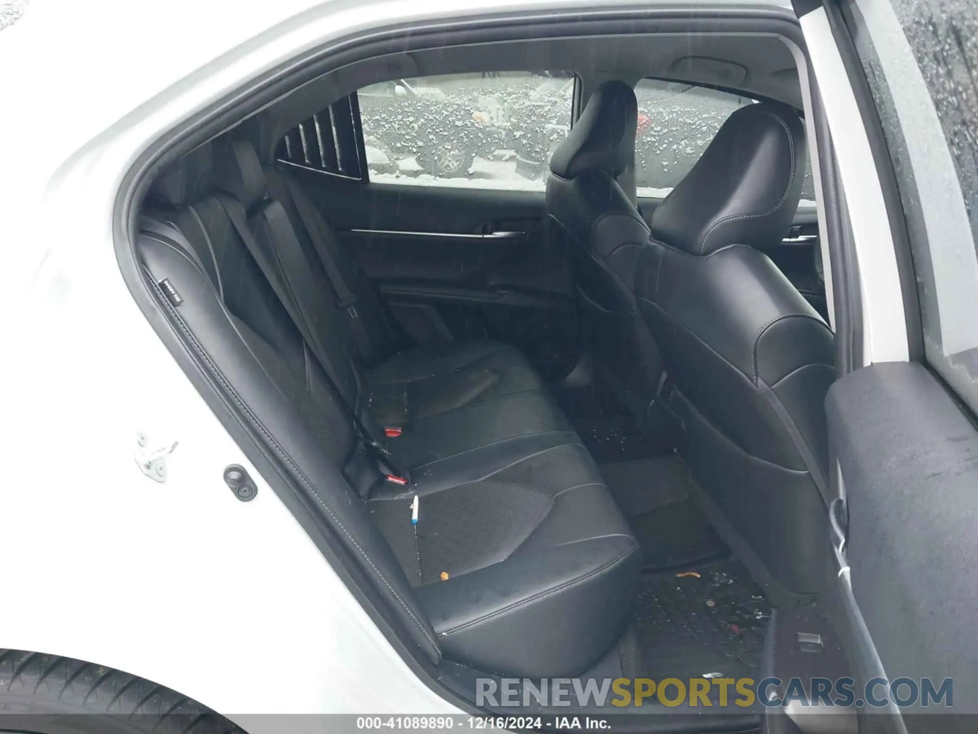 8 Photograph of a damaged car 4T1K61BK9NU062729 TOYOTA CAMRY 2022