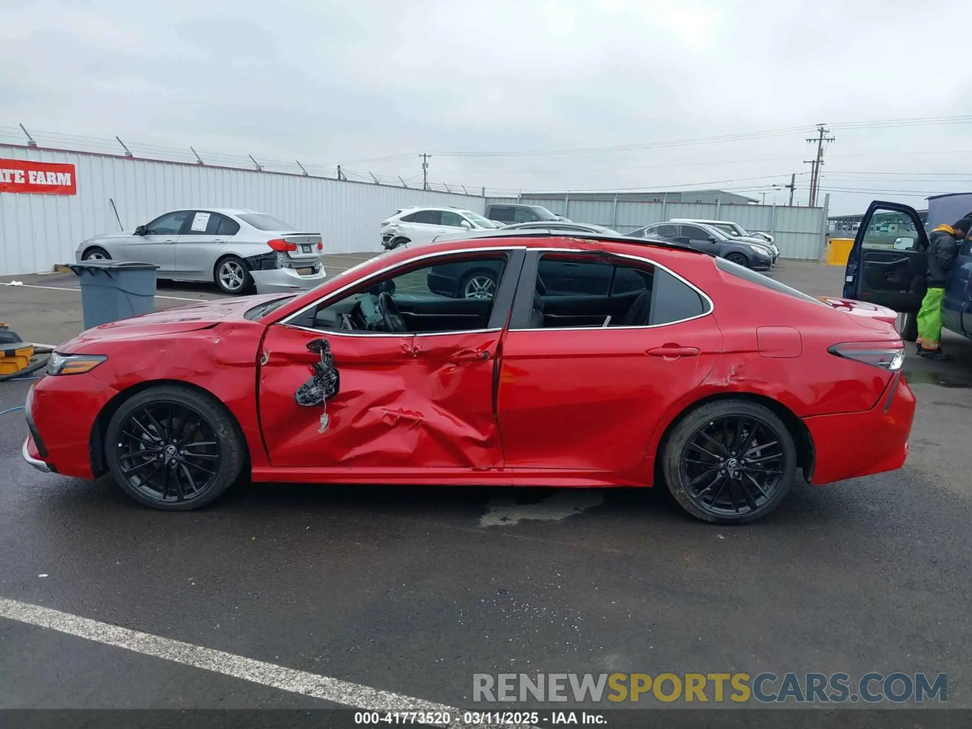 14 Photograph of a damaged car 4T1K61BKXNU068748 TOYOTA CAMRY 2022