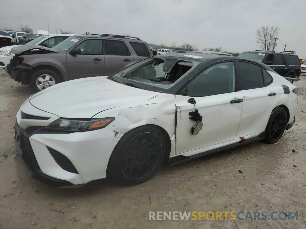 1 Photograph of a damaged car 4T1KZ1AK1NU070946 TOYOTA CAMRY 2022