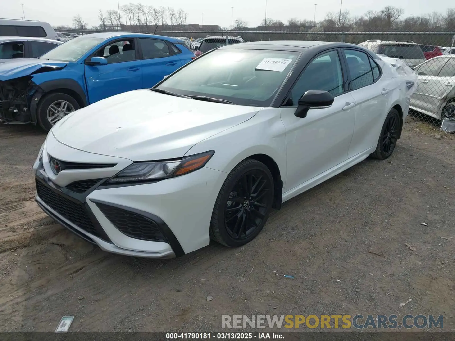 2 Photograph of a damaged car 4T1KZ1AK2NU063990 TOYOTA CAMRY 2022
