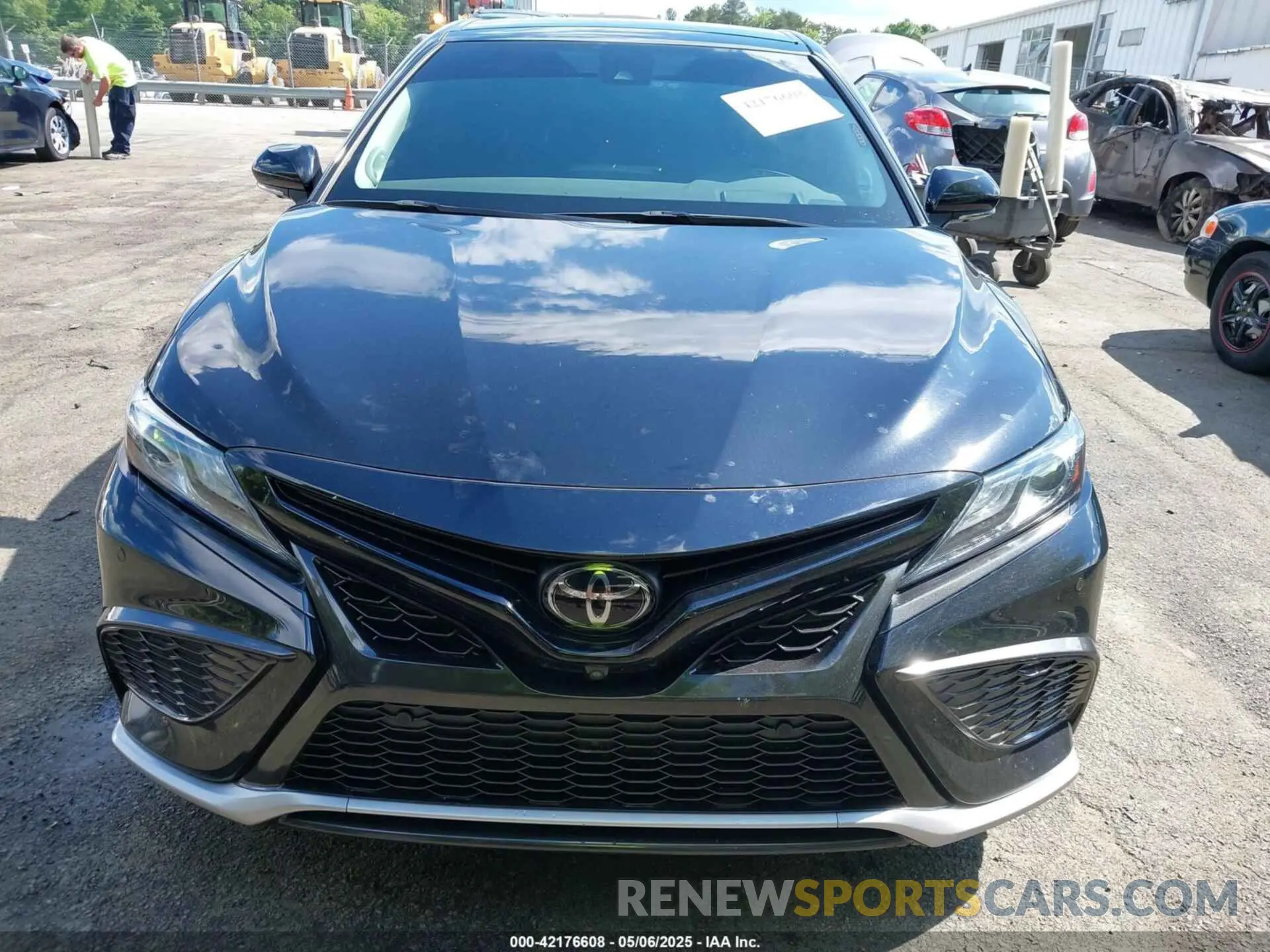 12 Photograph of a damaged car 4T1KZ1AK2NU064511 TOYOTA CAMRY 2022