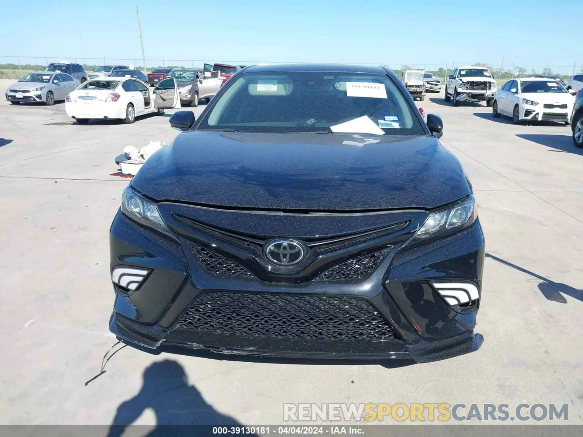 11 Photograph of a damaged car 4T1KZ1AK2NU066422 TOYOTA CAMRY 2022