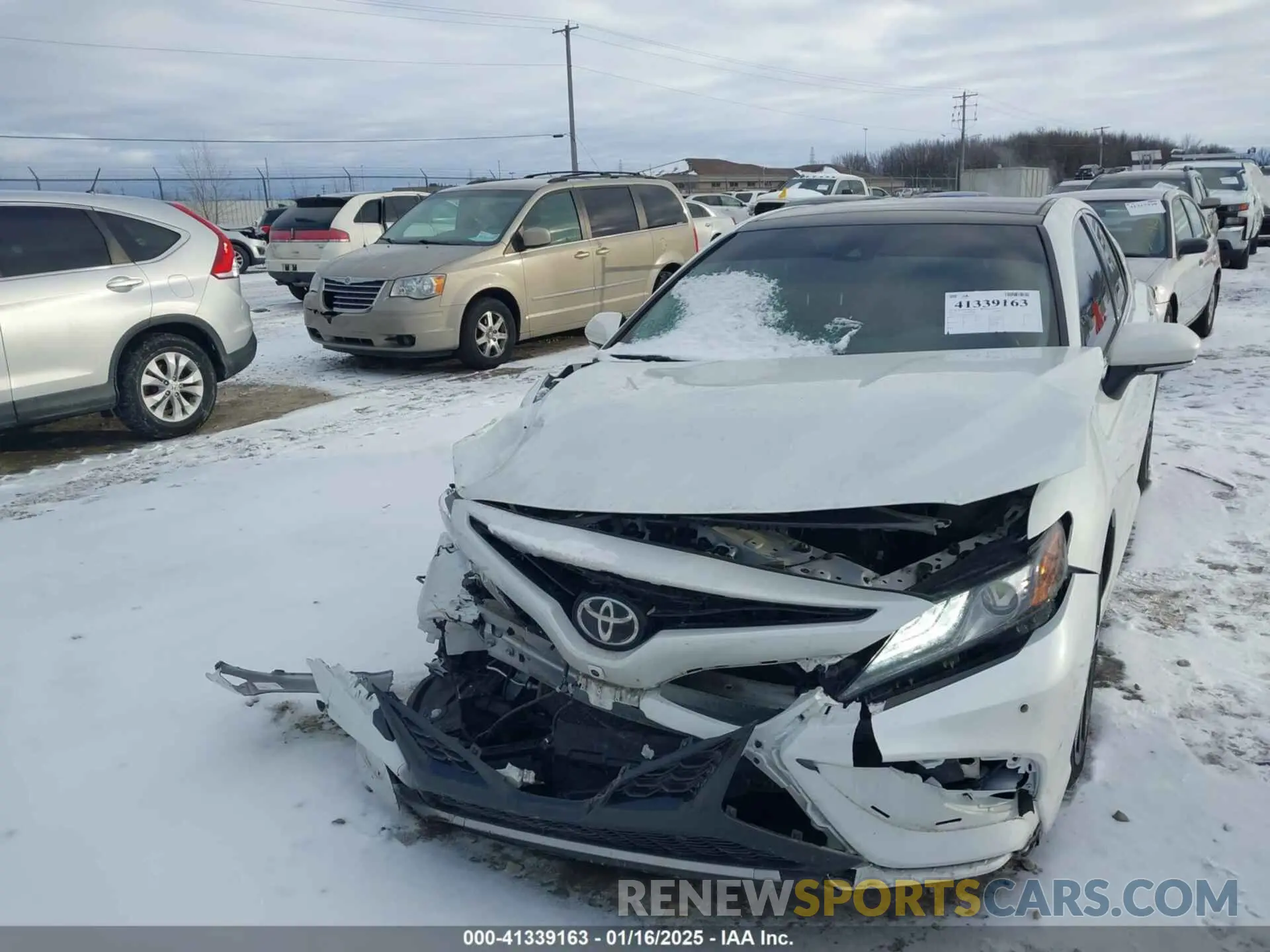 12 Photograph of a damaged car 4T1KZ1AK3NU062105 TOYOTA CAMRY 2022