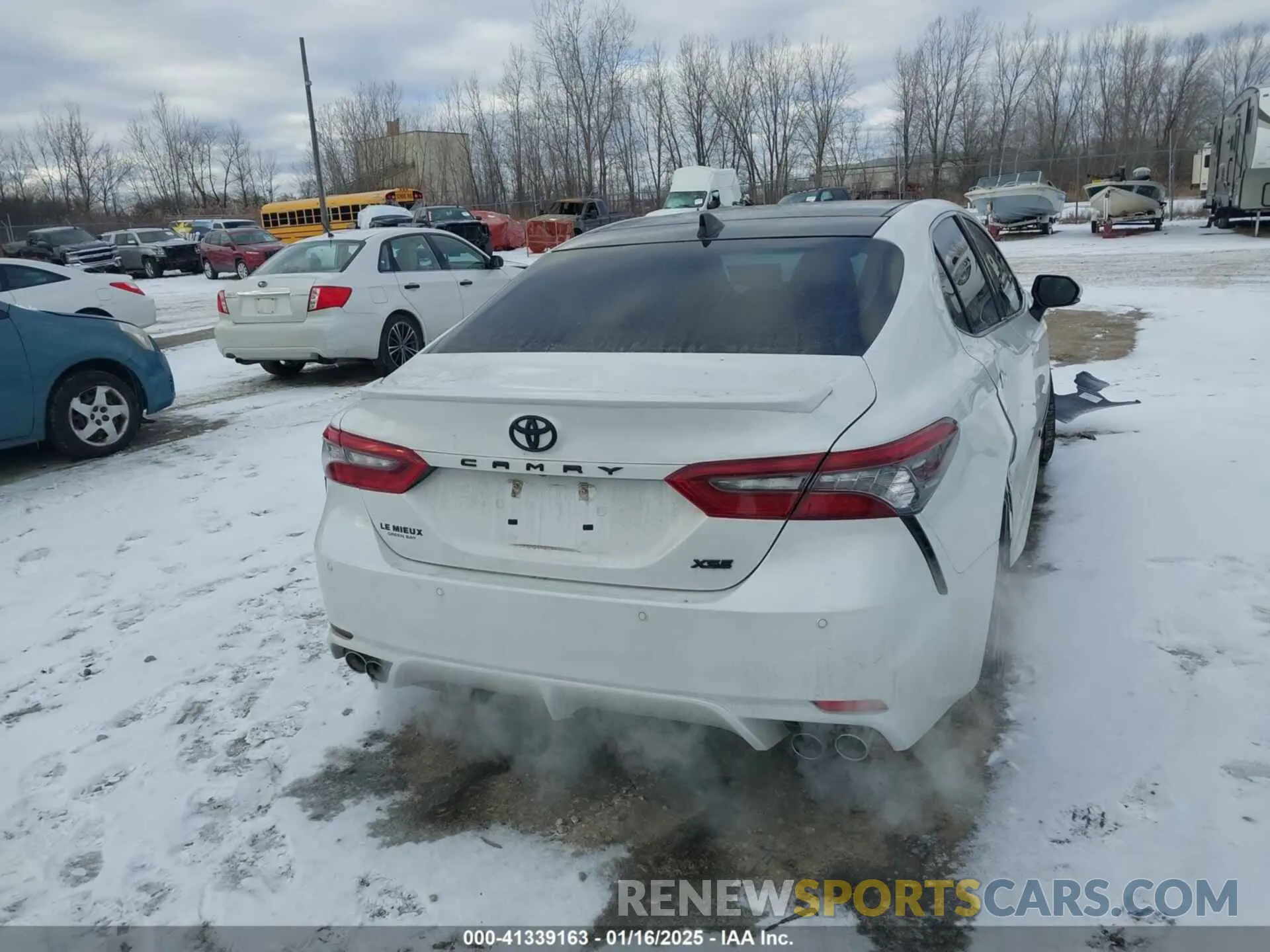 16 Photograph of a damaged car 4T1KZ1AK3NU062105 TOYOTA CAMRY 2022
