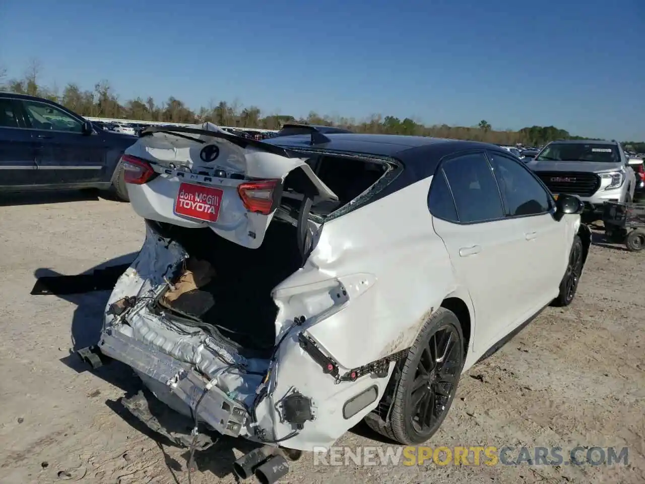 4 Photograph of a damaged car 4T1KZ1AK3NU064050 TOYOTA CAMRY 2022