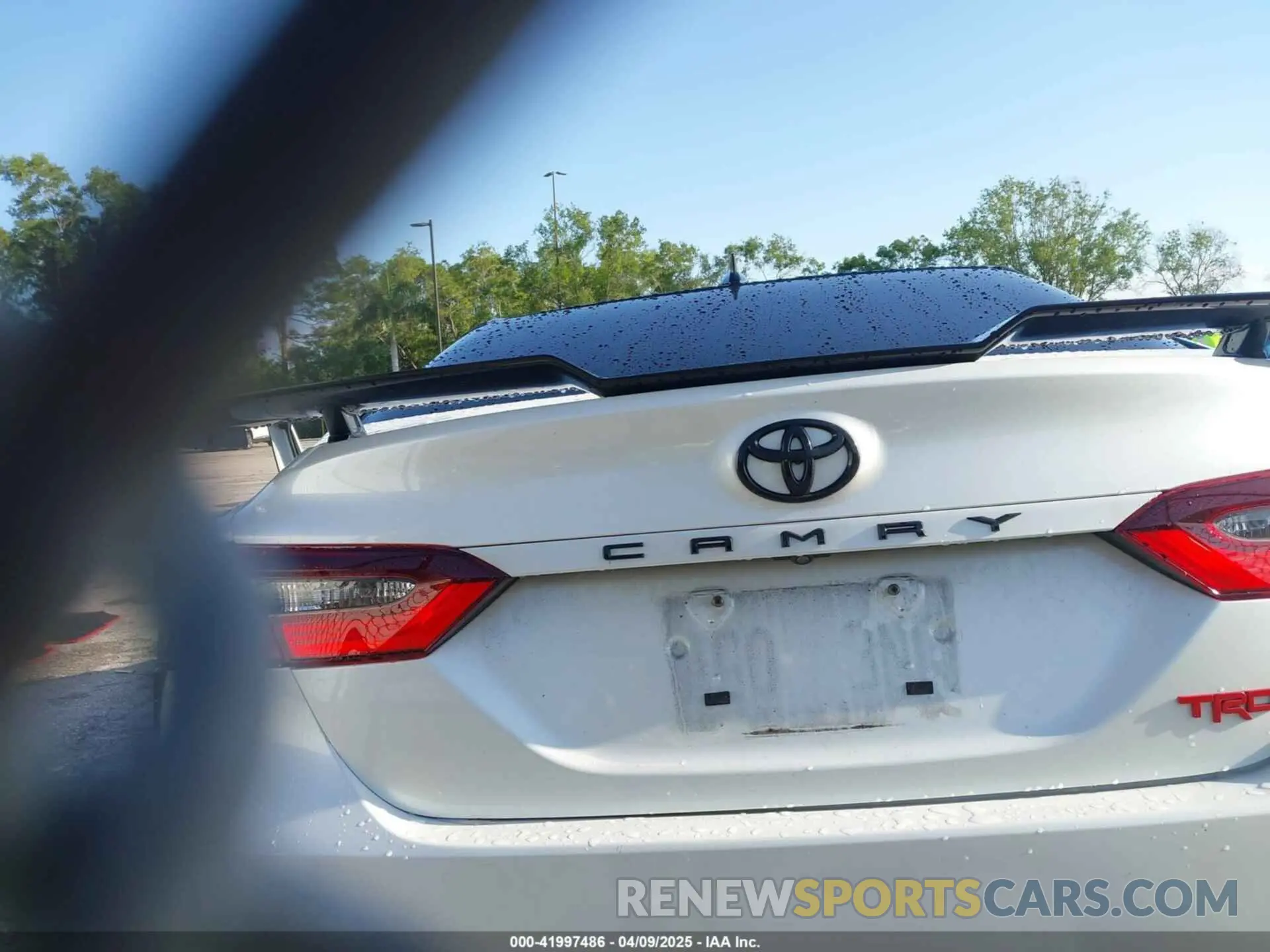 16 Photograph of a damaged car 4T1KZ1AK3NU068132 TOYOTA CAMRY 2022