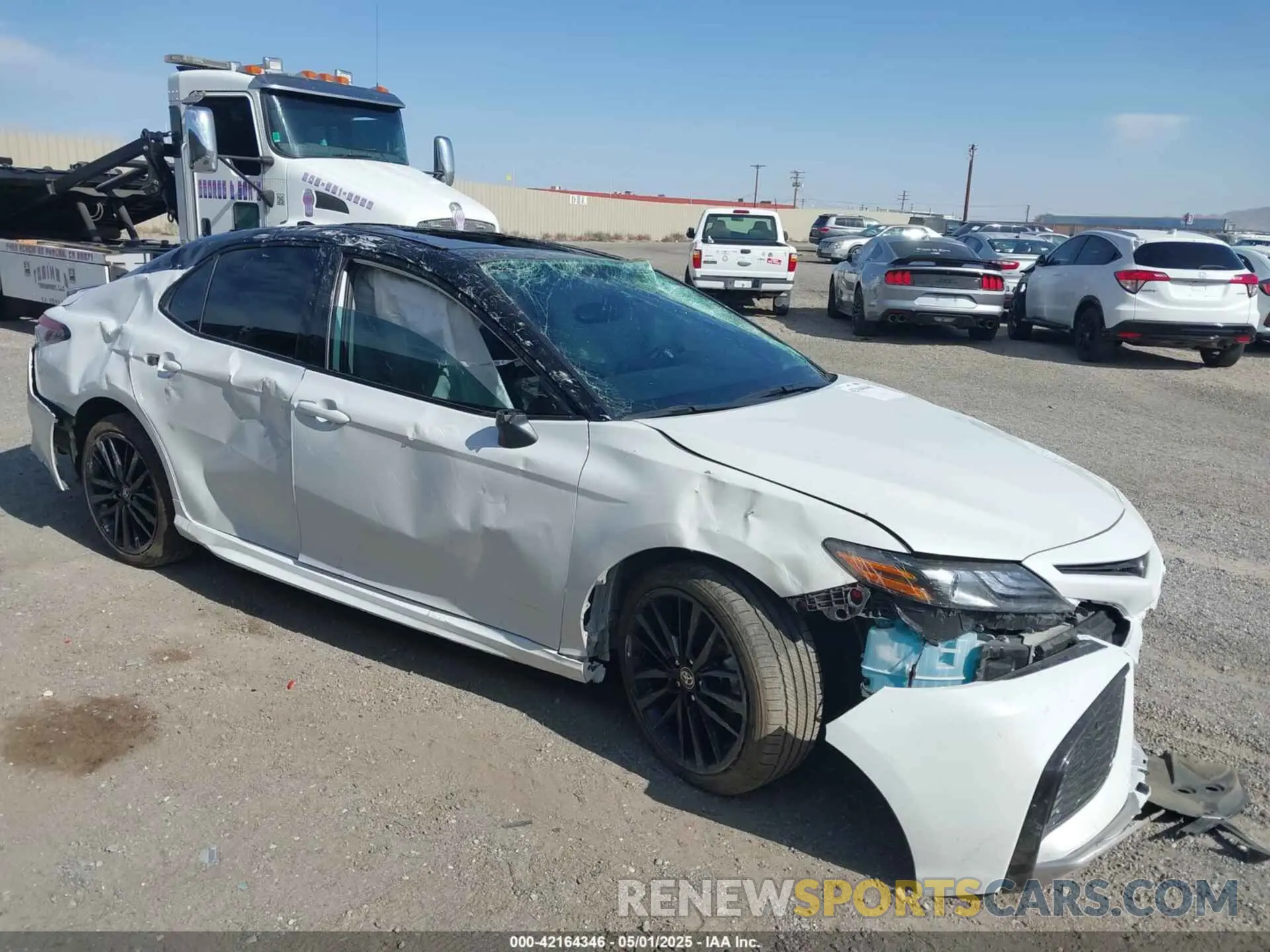 1 Photograph of a damaged car 4T1KZ1AK4NU070715 TOYOTA CAMRY 2022