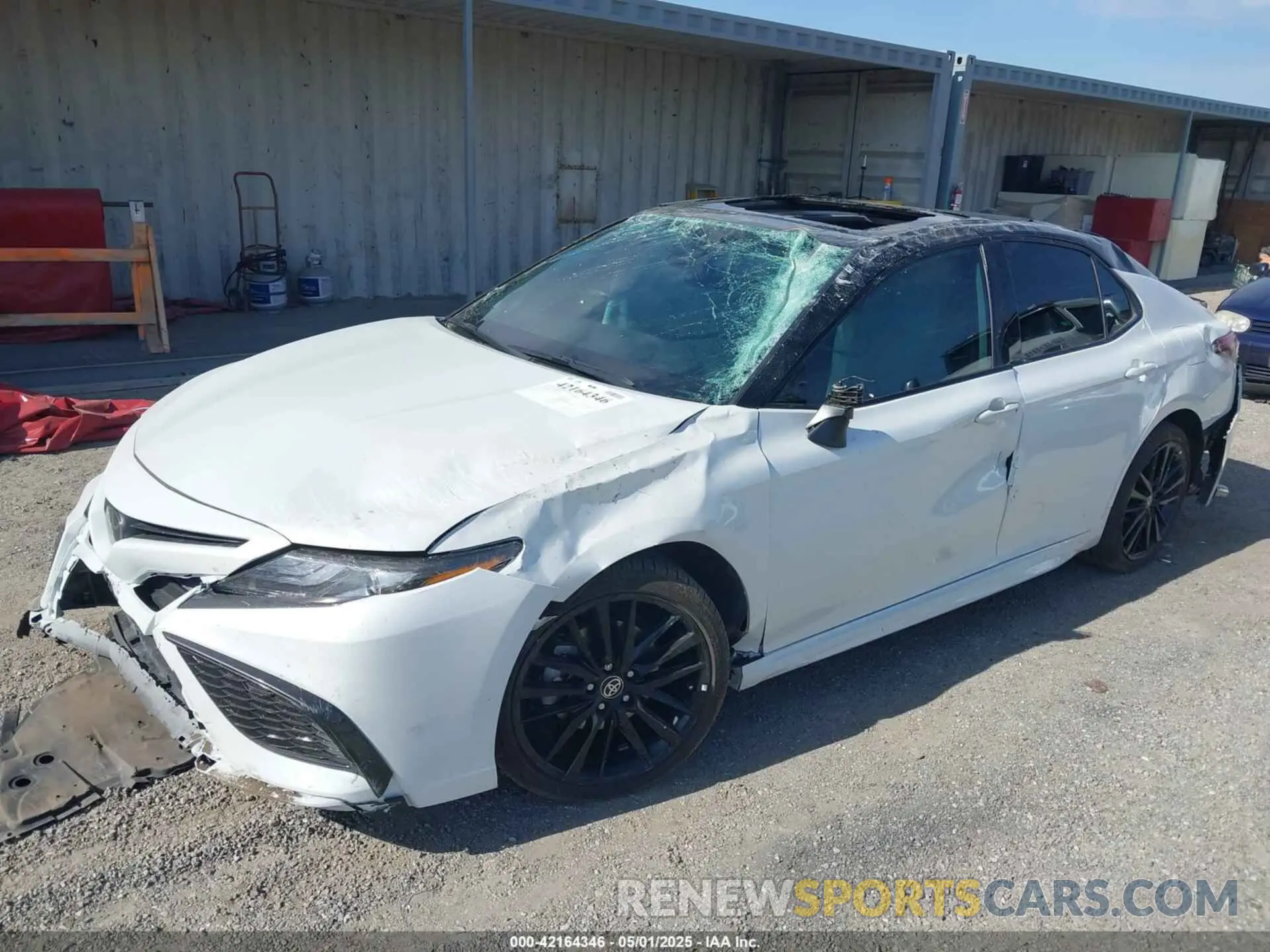 2 Photograph of a damaged car 4T1KZ1AK4NU070715 TOYOTA CAMRY 2022