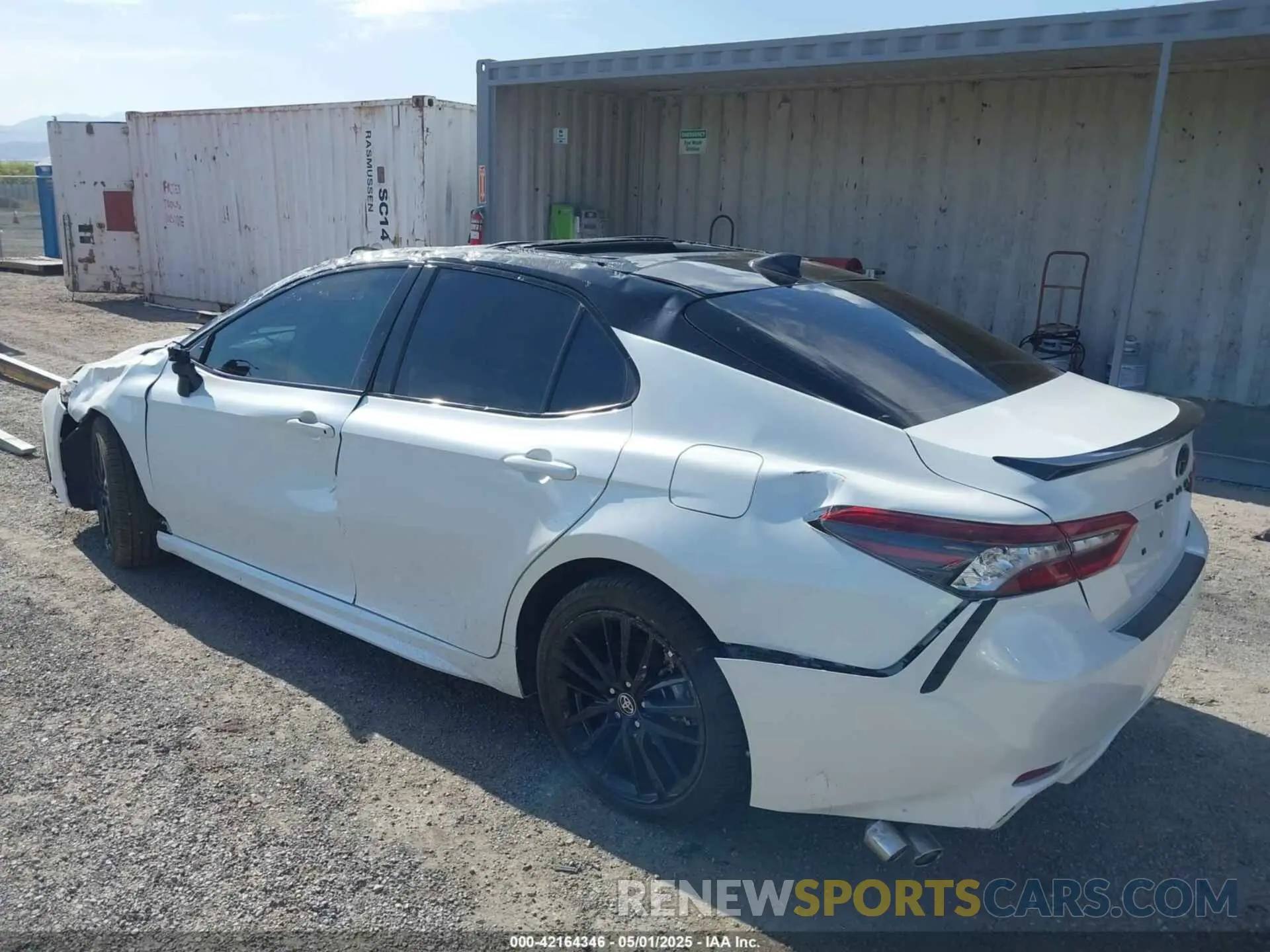 3 Photograph of a damaged car 4T1KZ1AK4NU070715 TOYOTA CAMRY 2022