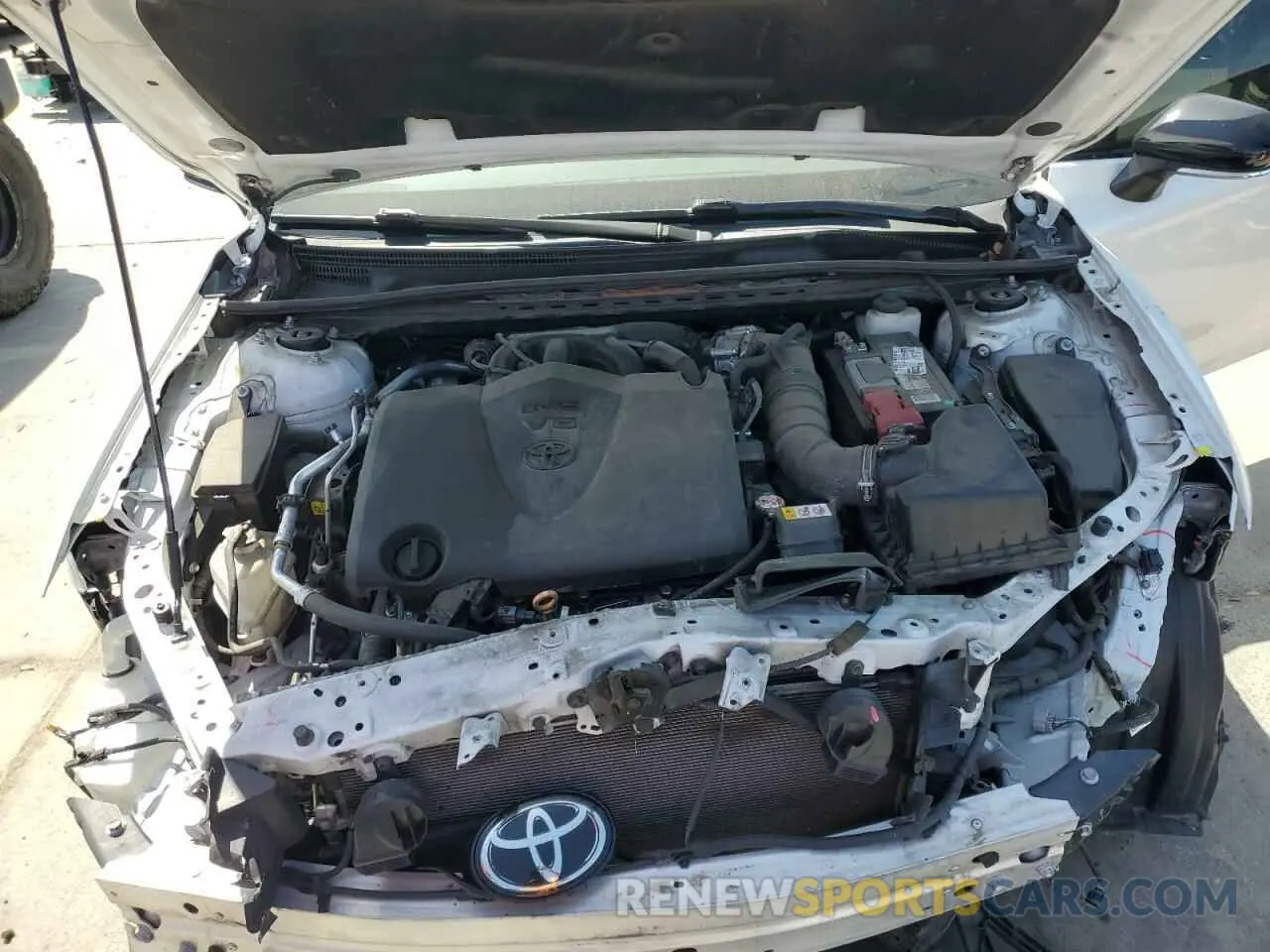 11 Photograph of a damaged car 4T1KZ1AK5NU060498 TOYOTA CAMRY 2022