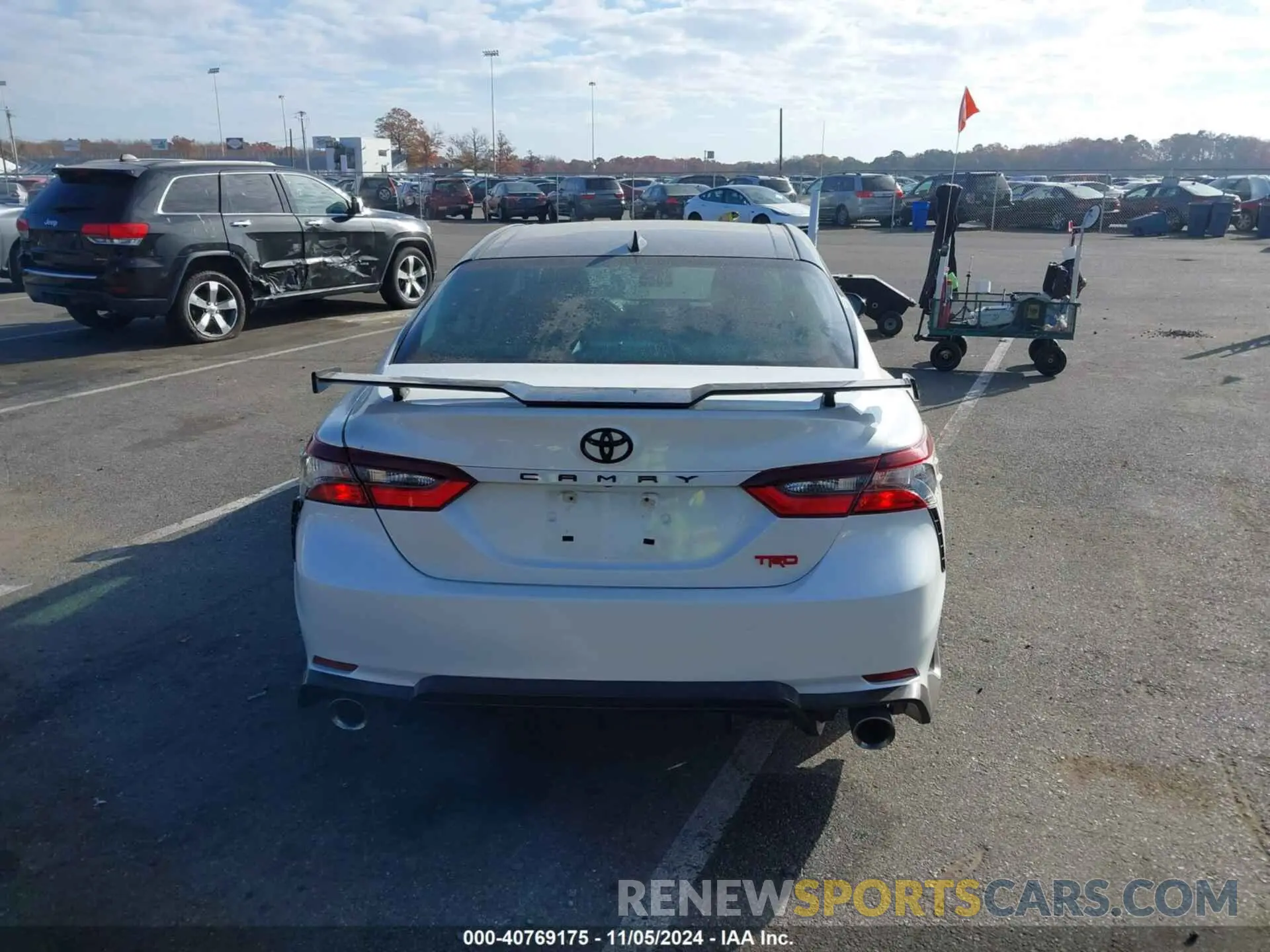 16 Photograph of a damaged car 4T1KZ1AK5NU061165 TOYOTA CAMRY 2022