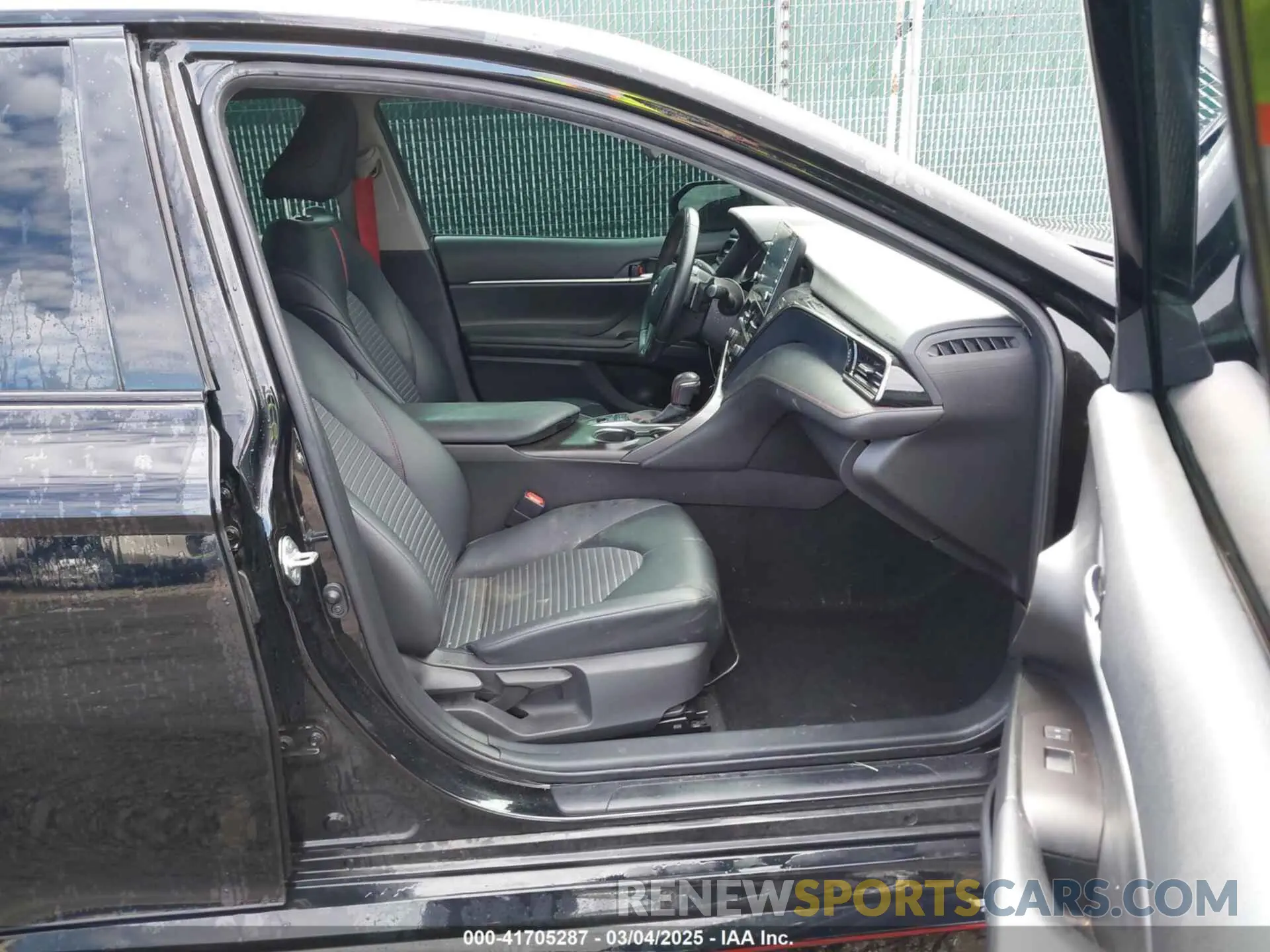 5 Photograph of a damaged car 4T1KZ1AK6NU066360 TOYOTA CAMRY 2022