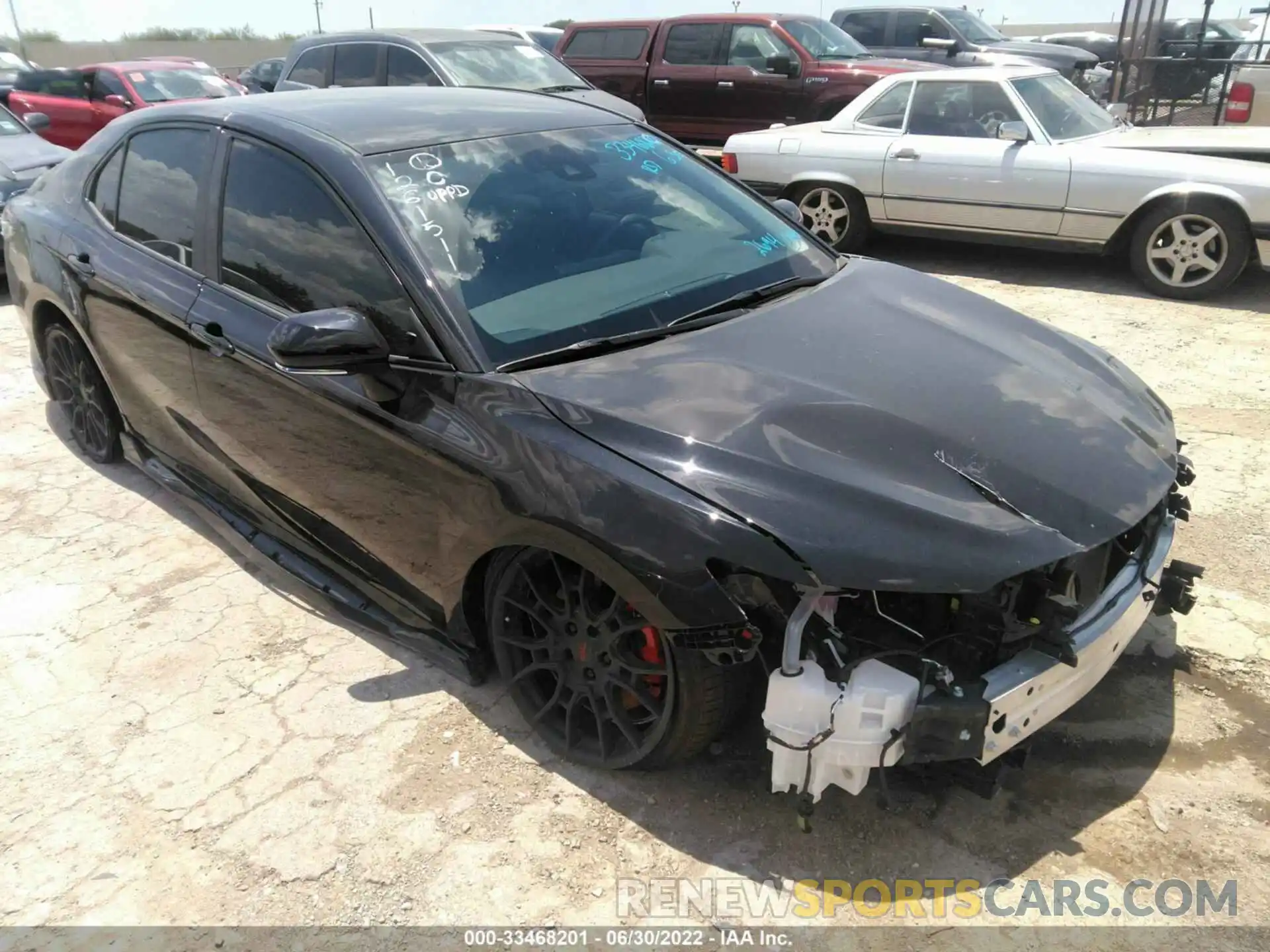 1 Photograph of a damaged car 4T1KZ1AK6NU066701 TOYOTA CAMRY 2022