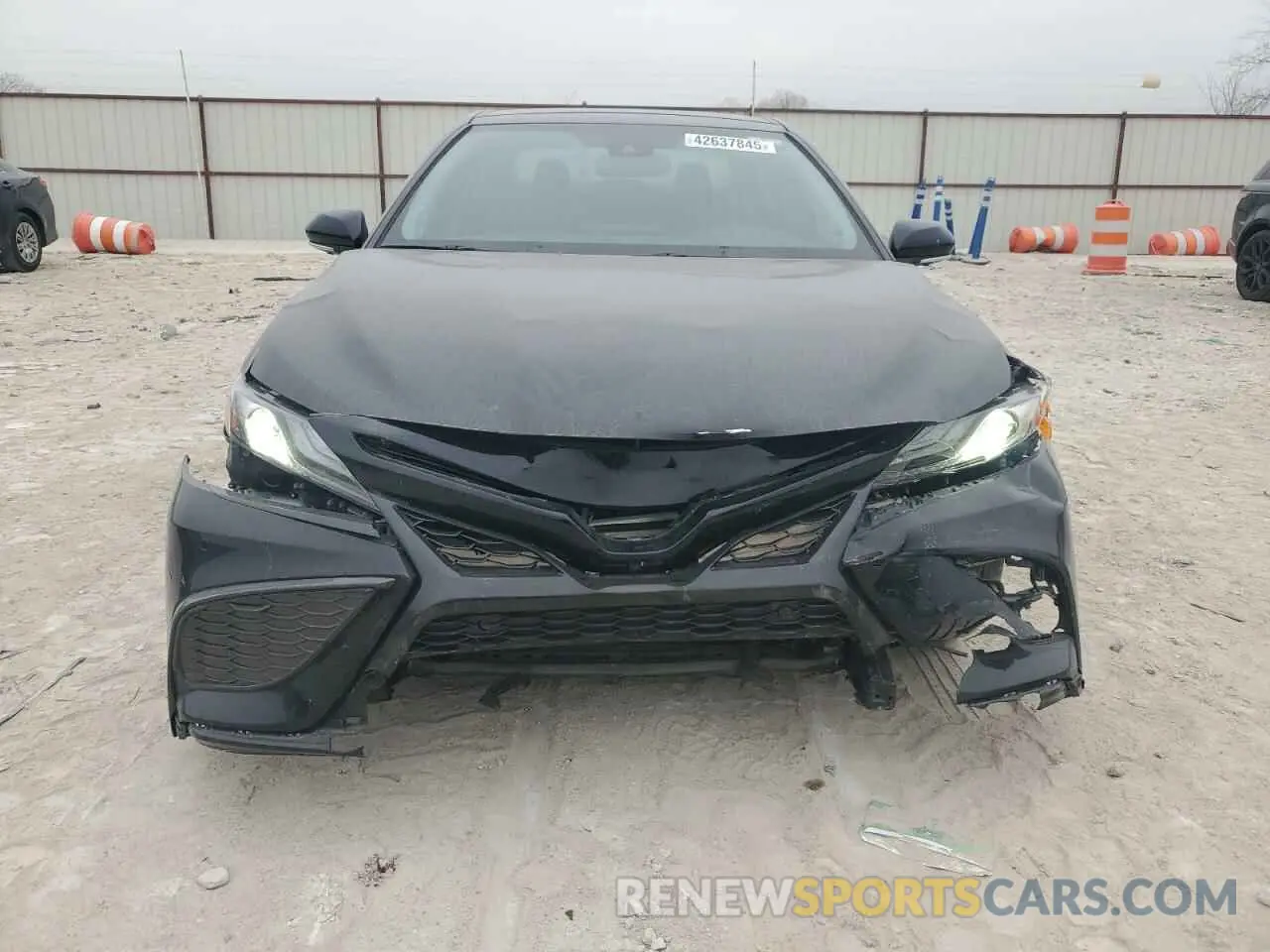 5 Photograph of a damaged car 4T1KZ1AK6NU066813 TOYOTA CAMRY 2022