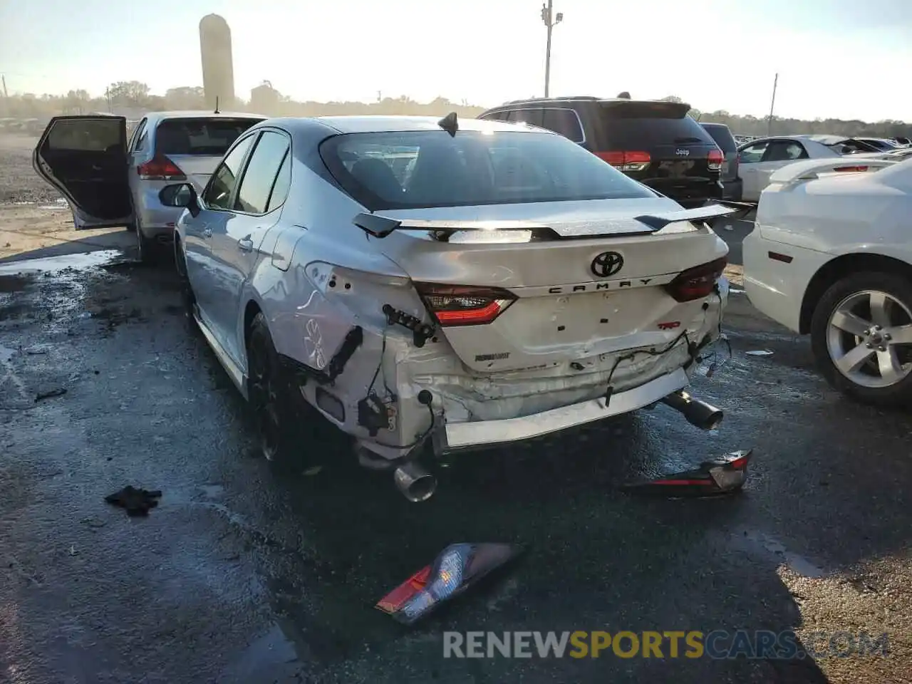 3 Photograph of a damaged car 4T1KZ1AK6NU071316 TOYOTA CAMRY 2022