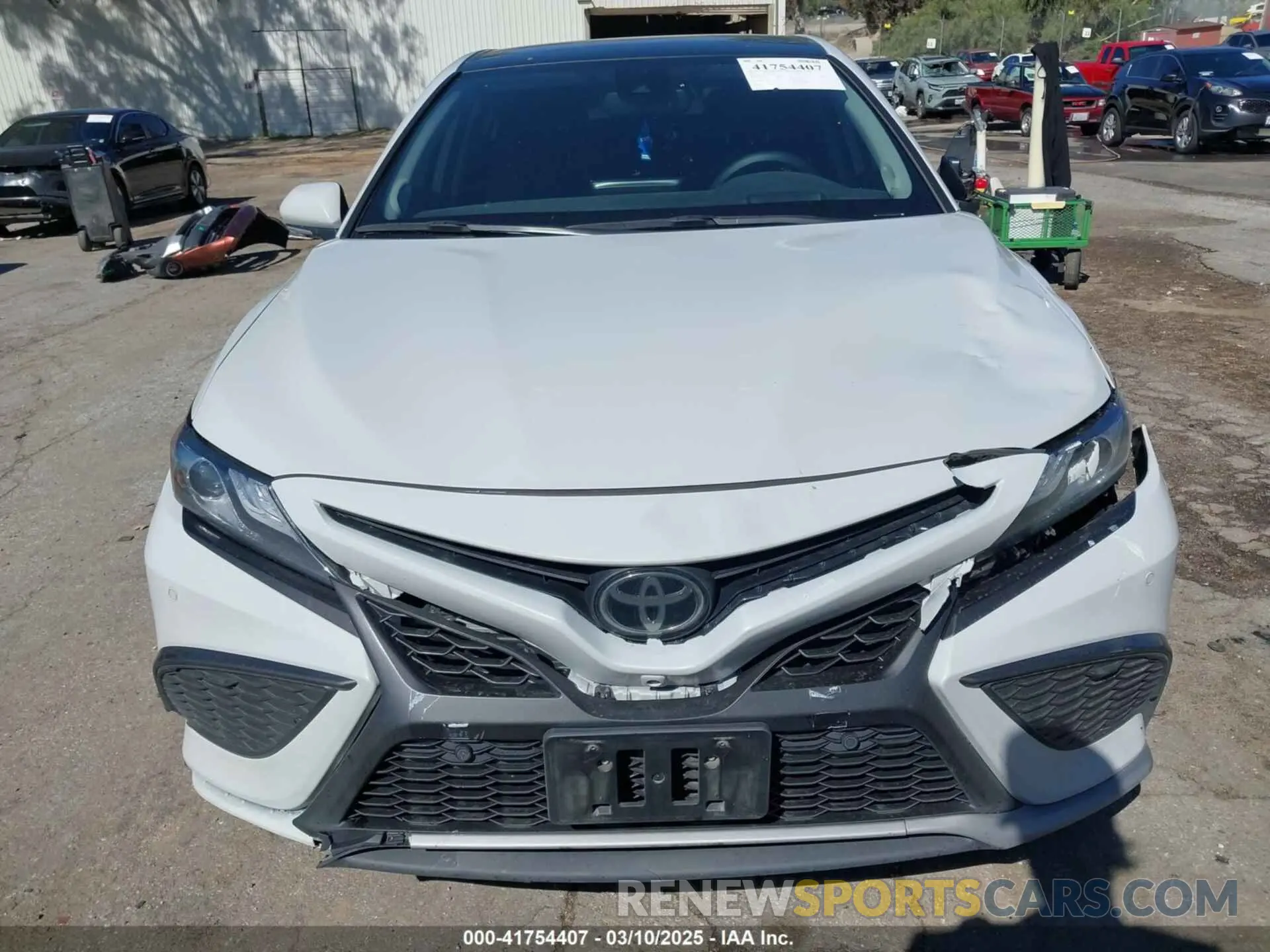 12 Photograph of a damaged car 4T1KZ1AK8NU064271 TOYOTA CAMRY 2022