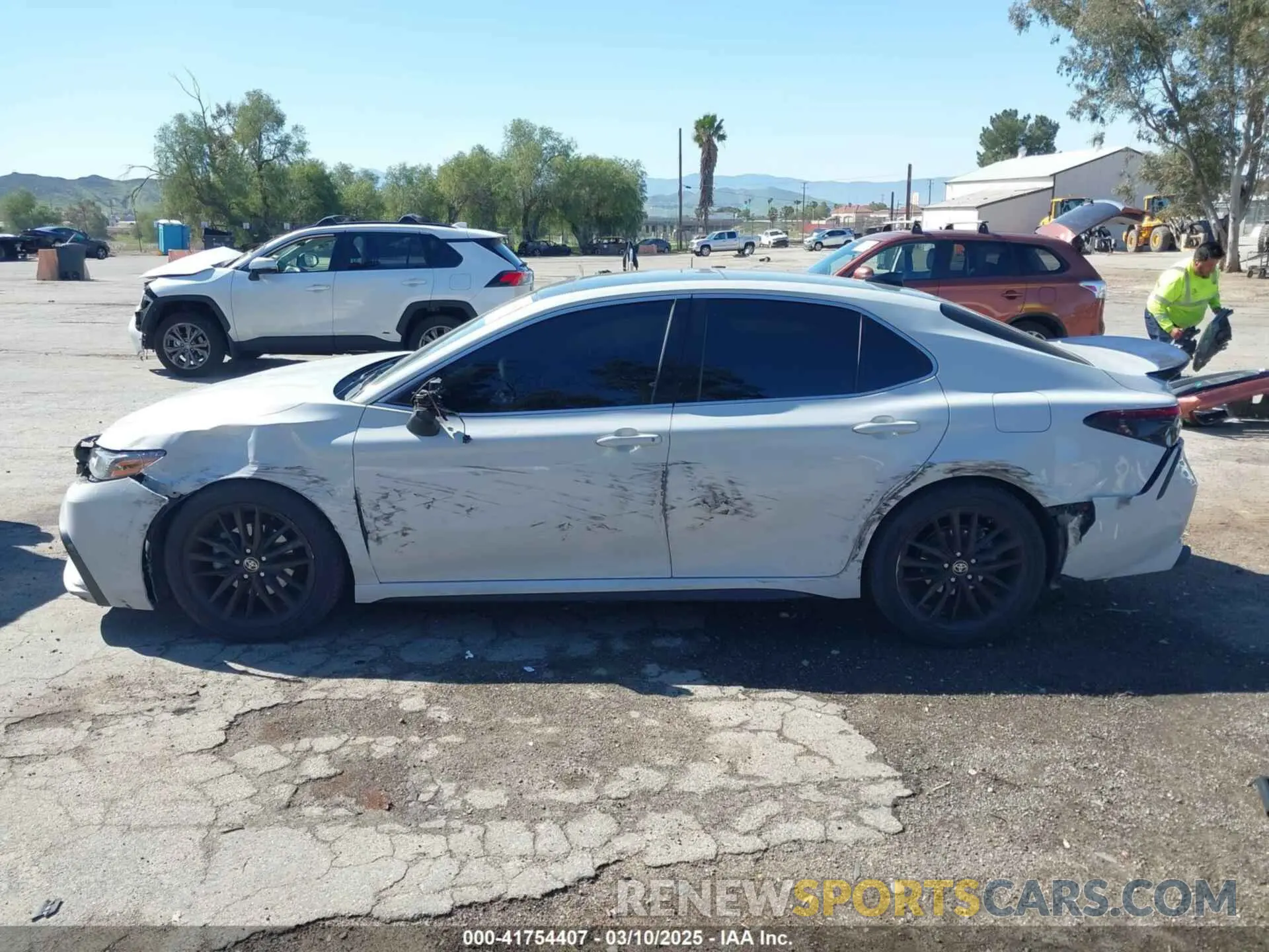 14 Photograph of a damaged car 4T1KZ1AK8NU064271 TOYOTA CAMRY 2022