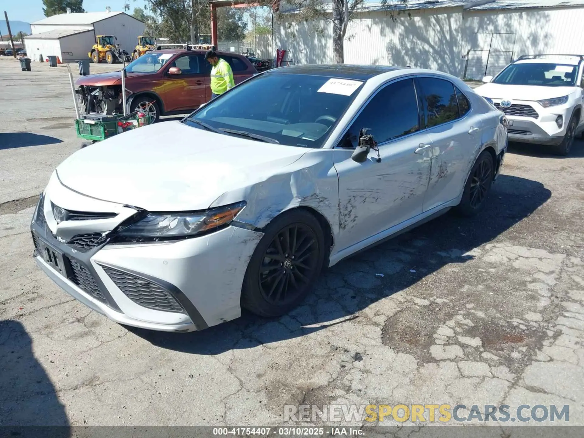 2 Photograph of a damaged car 4T1KZ1AK8NU064271 TOYOTA CAMRY 2022