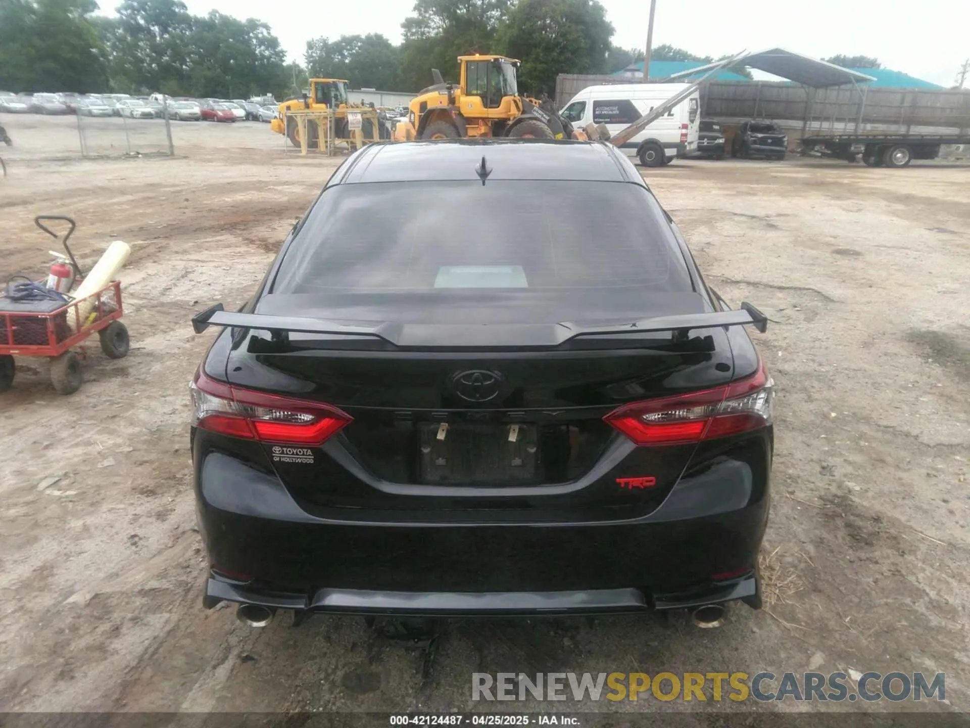 16 Photograph of a damaged car 4T1KZ1AK8NU069518 TOYOTA CAMRY 2022