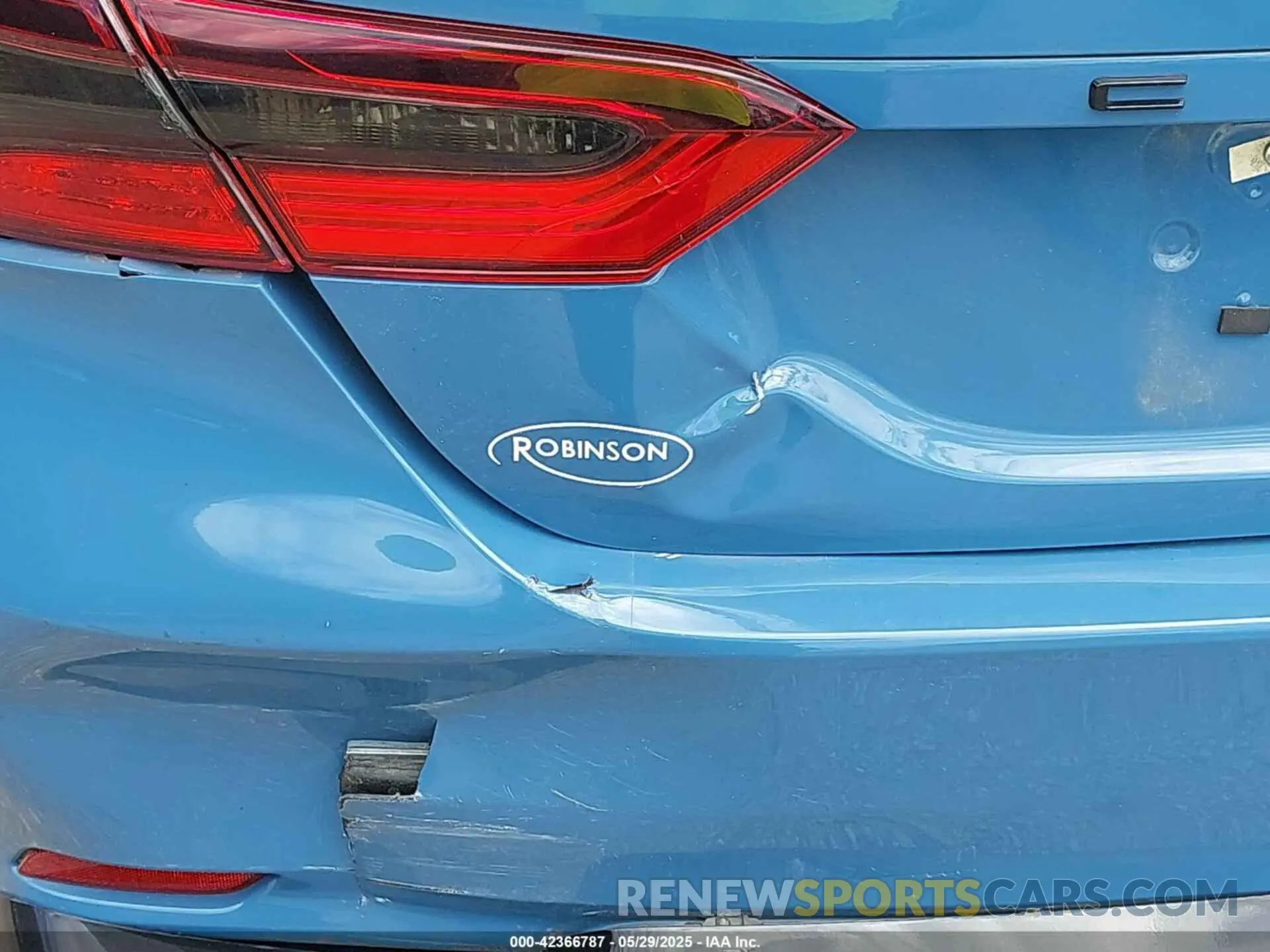 17 Photograph of a damaged car 4T1KZ1AK8NU069681 TOYOTA CAMRY 2022