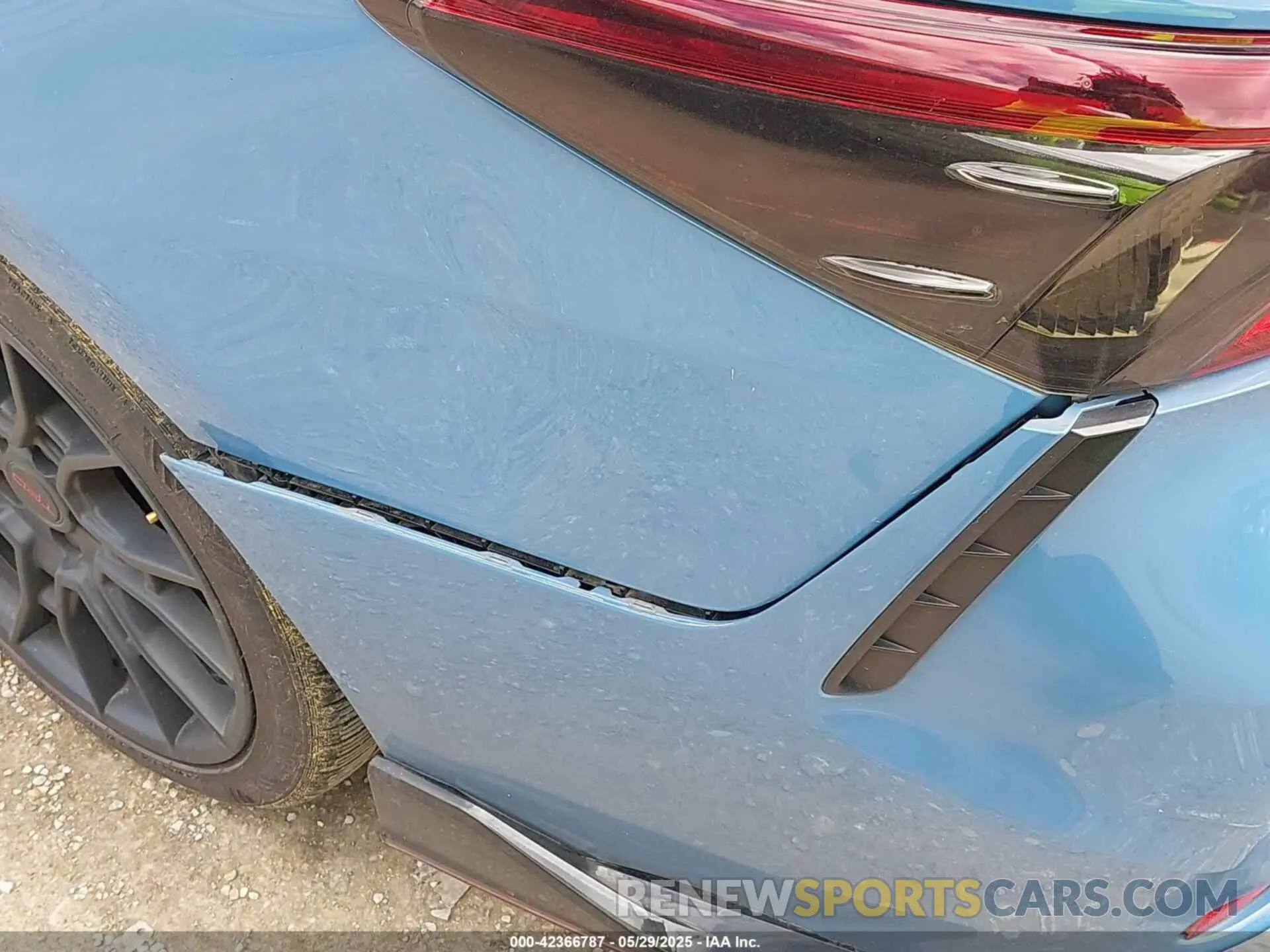 18 Photograph of a damaged car 4T1KZ1AK8NU069681 TOYOTA CAMRY 2022