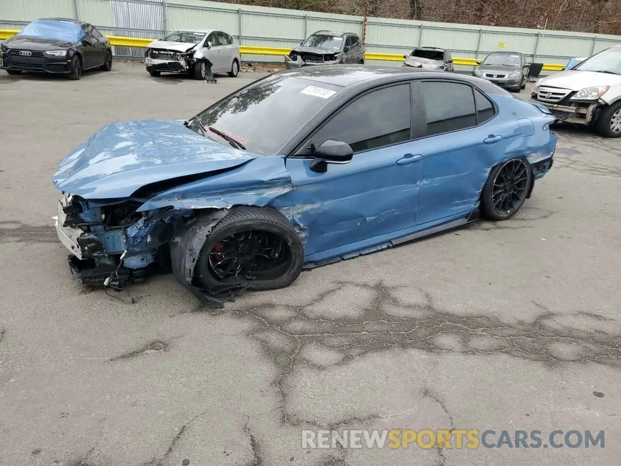 1 Photograph of a damaged car 4T1KZ1AK9NU068037 TOYOTA CAMRY 2022