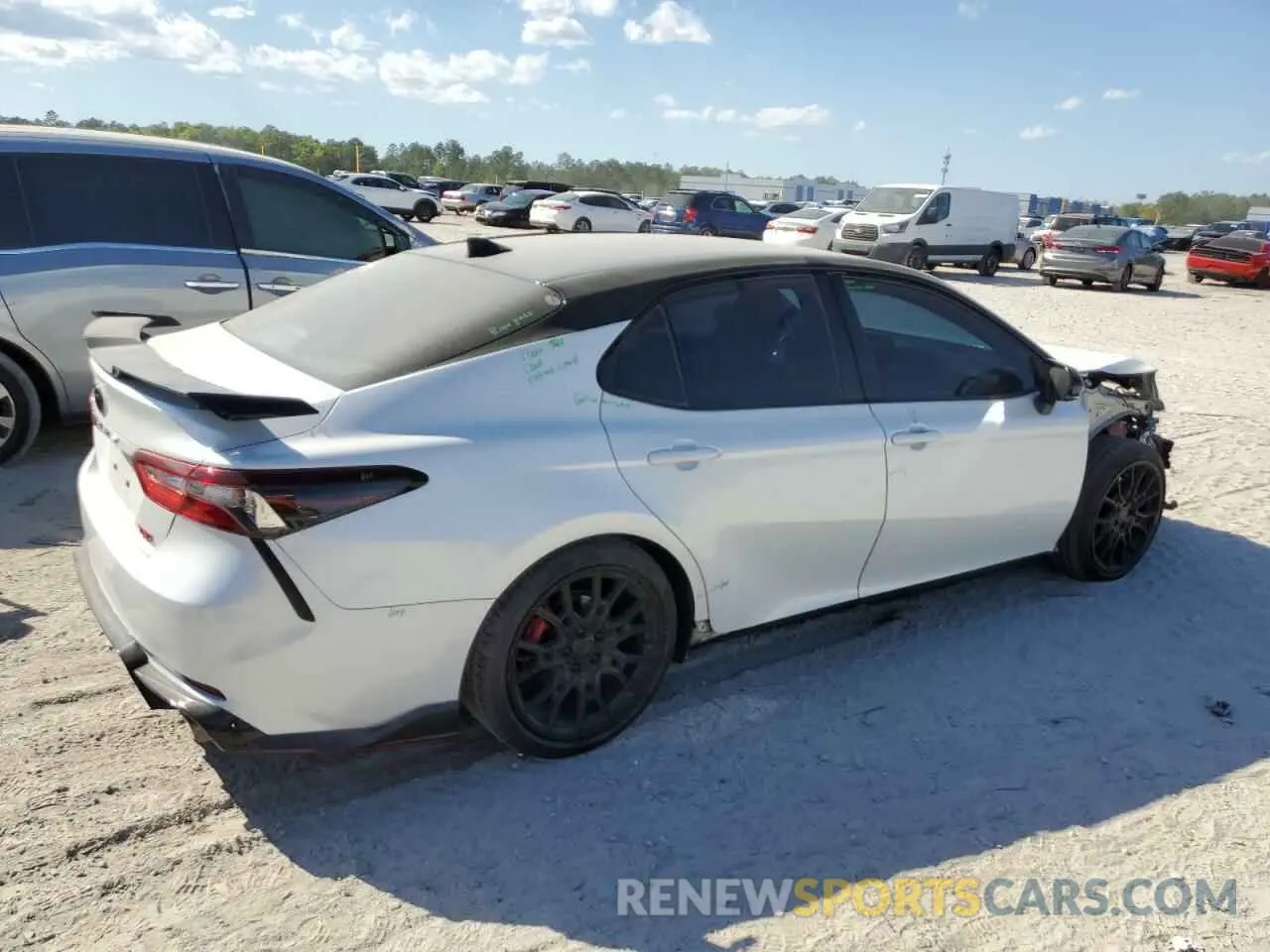 3 Photograph of a damaged car 4T1KZ1AK9NU068412 TOYOTA CAMRY 2022