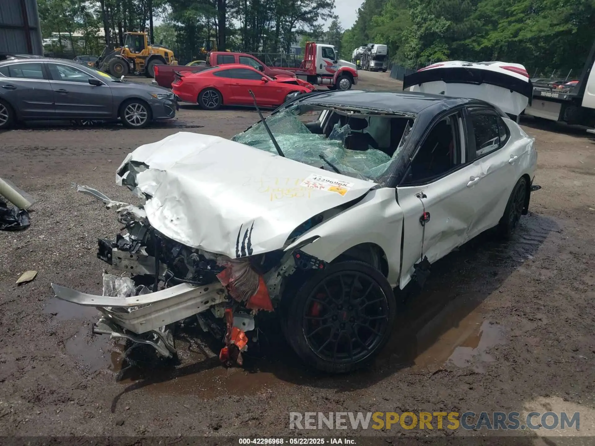 2 Photograph of a damaged car 4T1KZ1AK9NU068801 TOYOTA CAMRY 2022