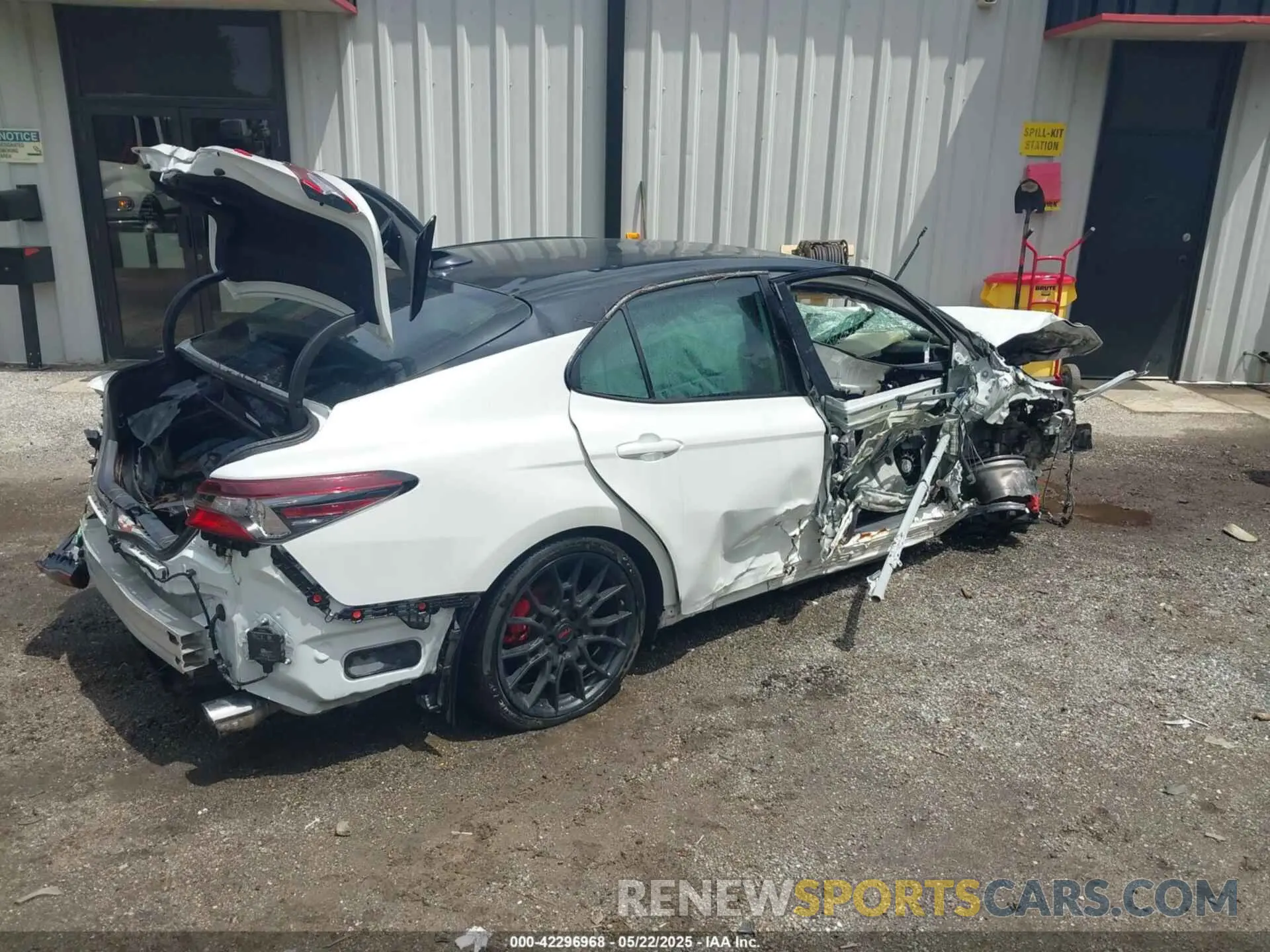 4 Photograph of a damaged car 4T1KZ1AK9NU068801 TOYOTA CAMRY 2022