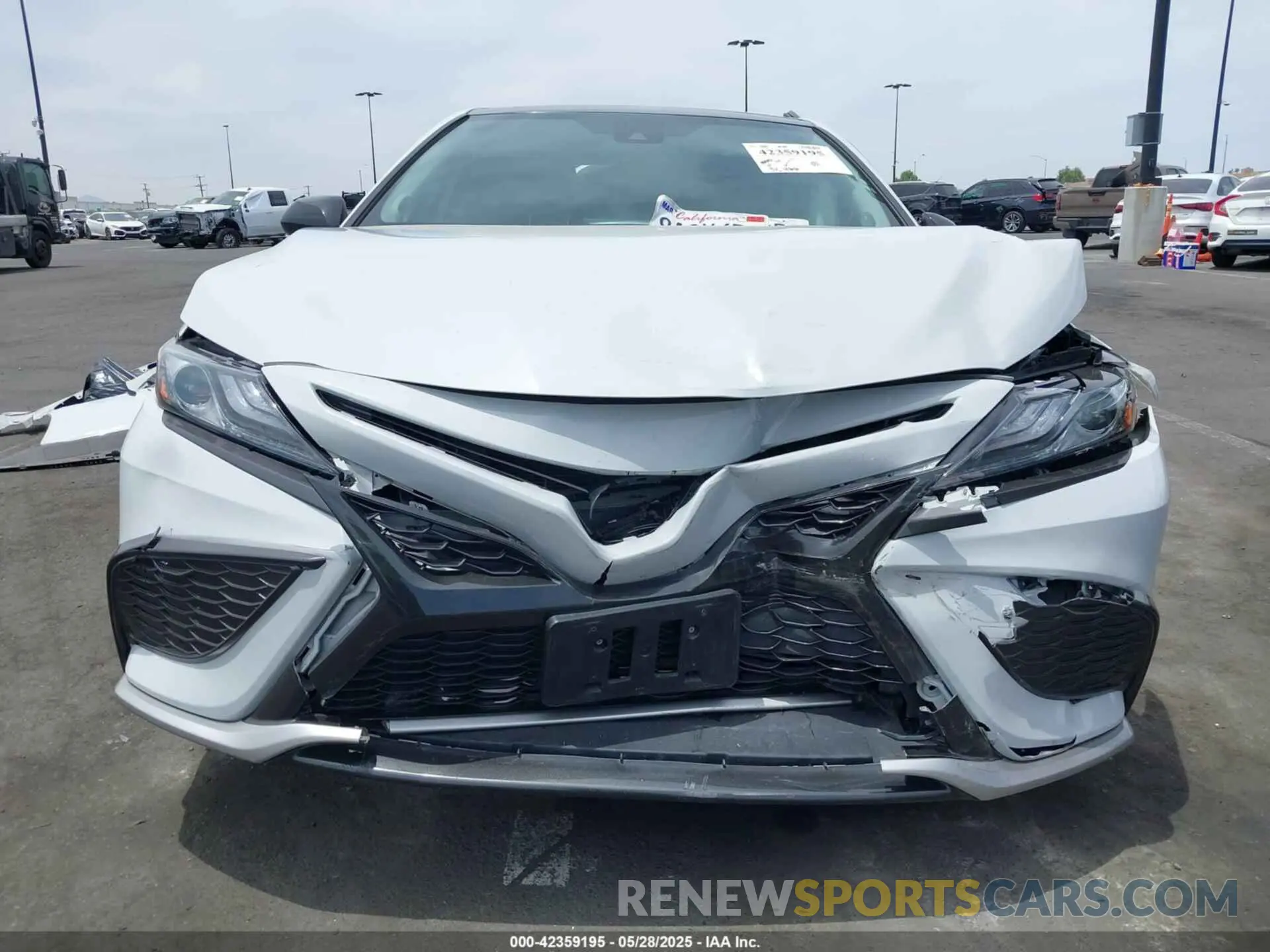12 Photograph of a damaged car 4T1KZ1AKXNU064790 TOYOTA CAMRY 2022