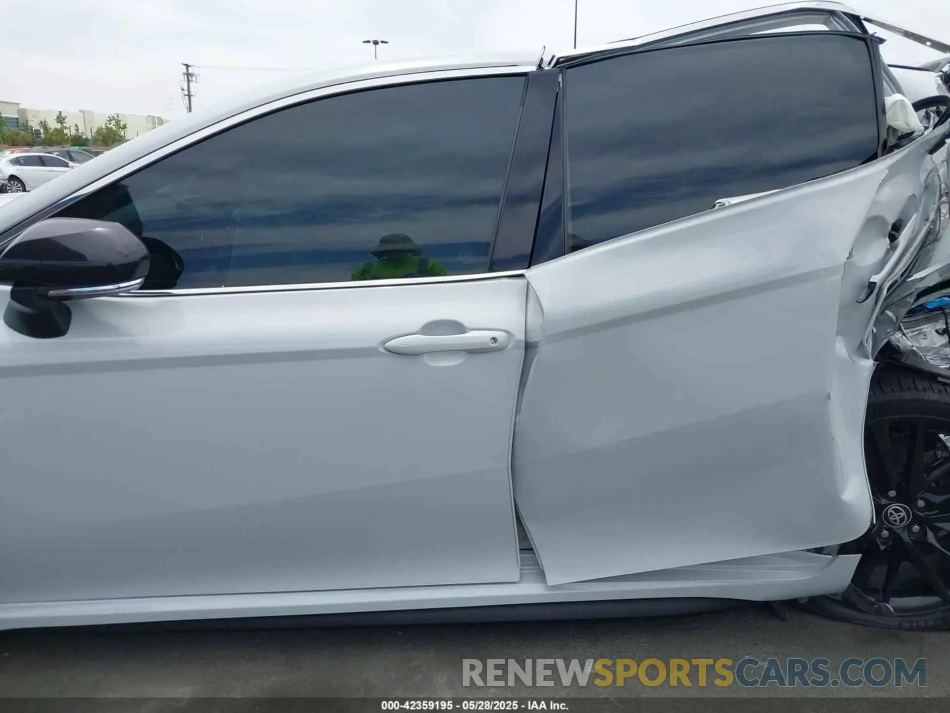 14 Photograph of a damaged car 4T1KZ1AKXNU064790 TOYOTA CAMRY 2022