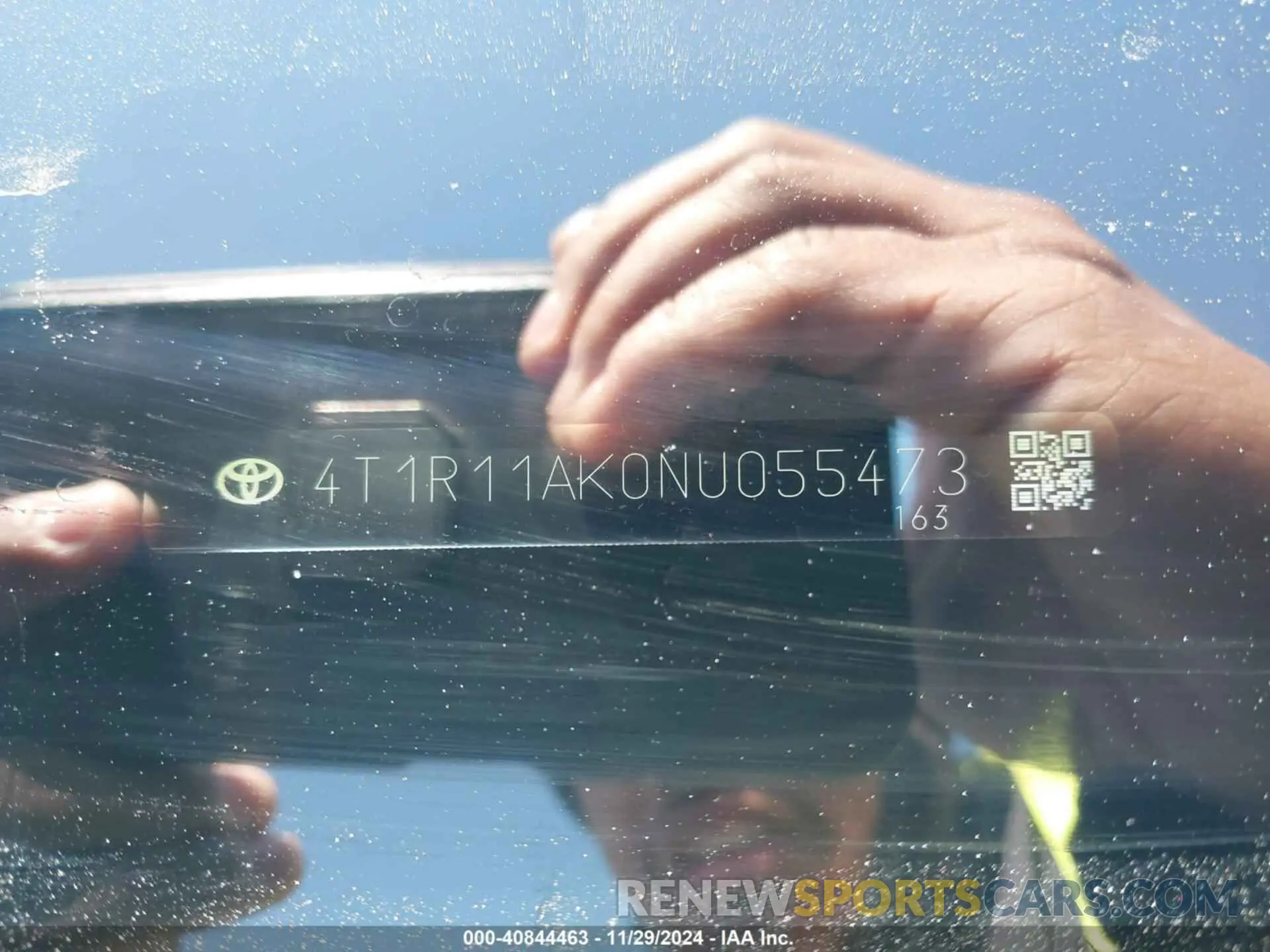 18 Photograph of a damaged car 4T1R11AK0NU055473 TOYOTA CAMRY 2022