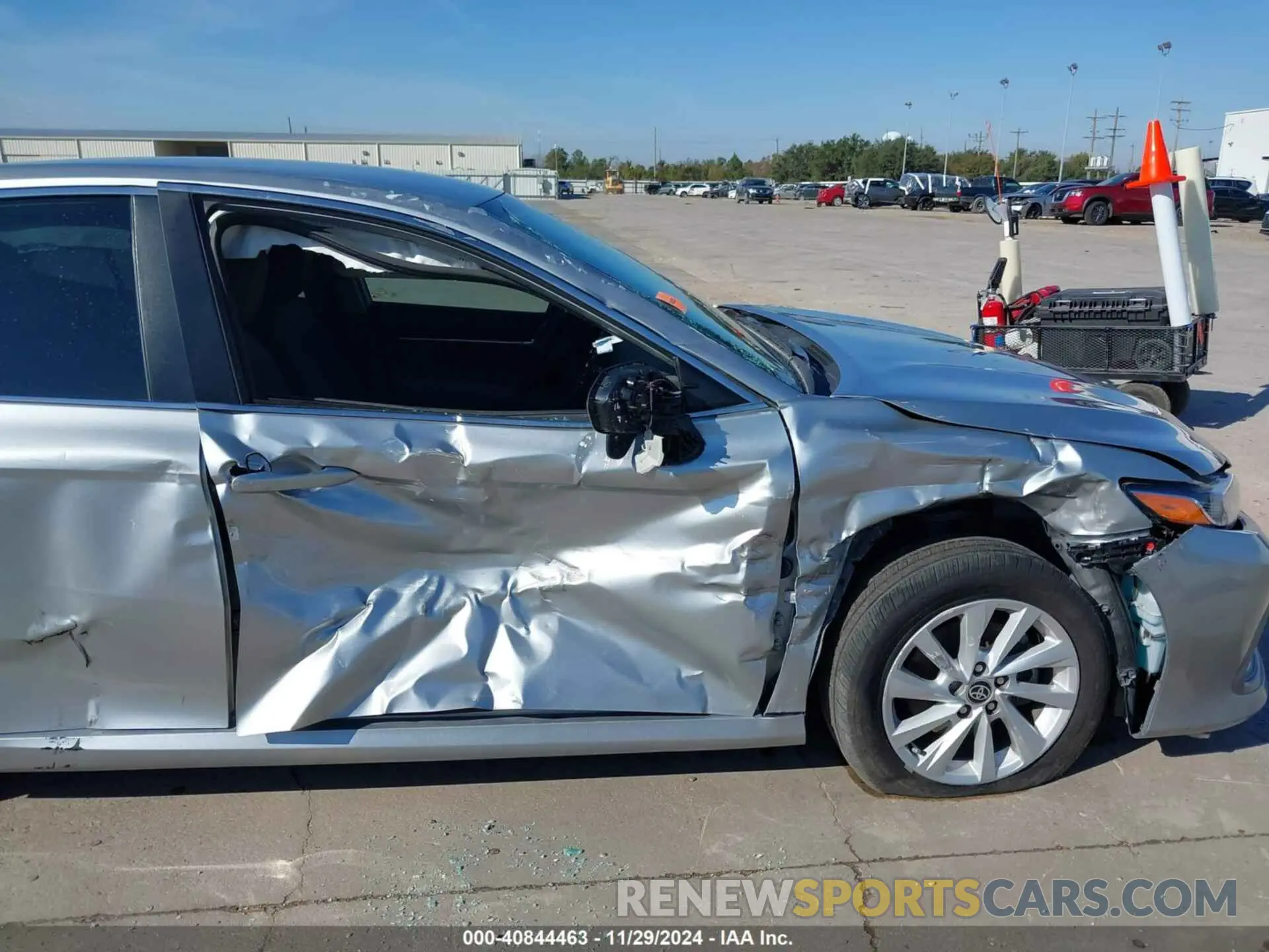 6 Photograph of a damaged car 4T1R11AK0NU055473 TOYOTA CAMRY 2022