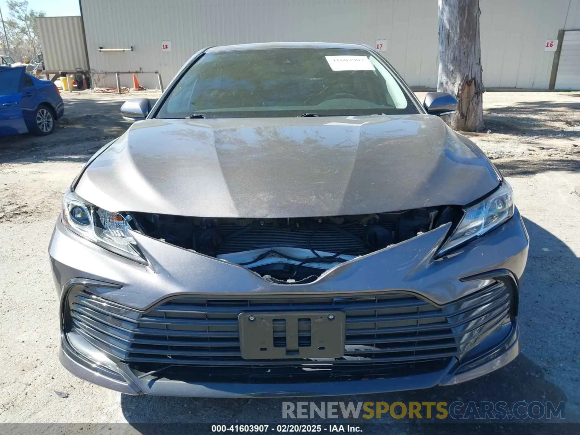 13 Photograph of a damaged car 4T1R11AK0NU660433 TOYOTA CAMRY 2022
