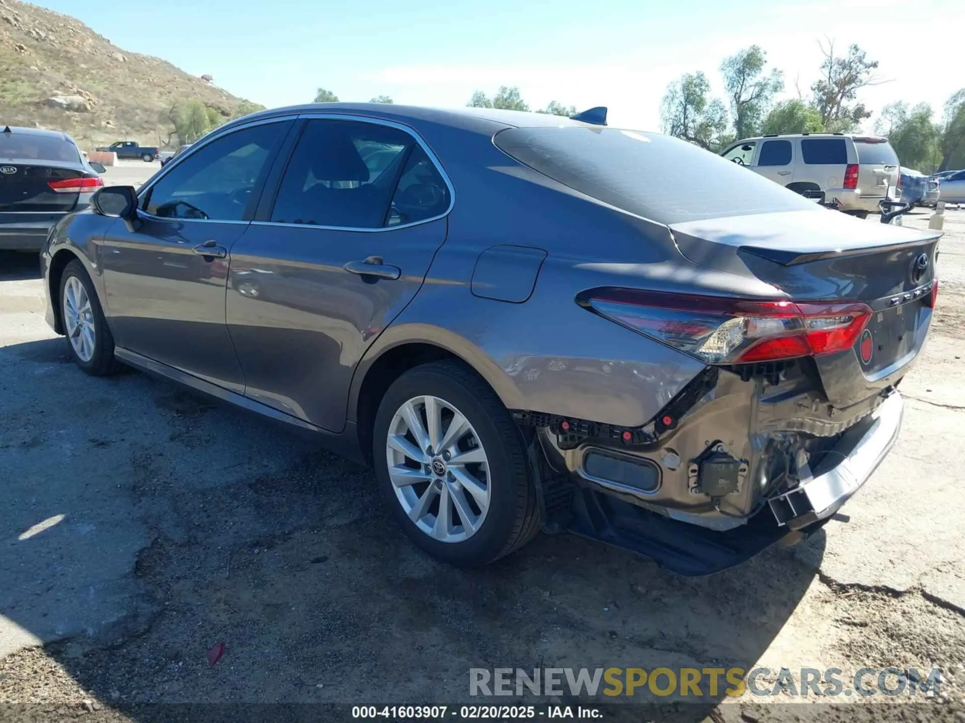 3 Photograph of a damaged car 4T1R11AK0NU660433 TOYOTA CAMRY 2022
