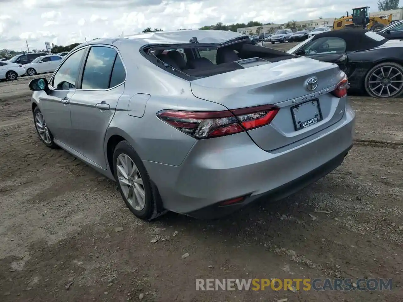 3 Photograph of a damaged car 4T1R11AK0NU688426 TOYOTA CAMRY 2022