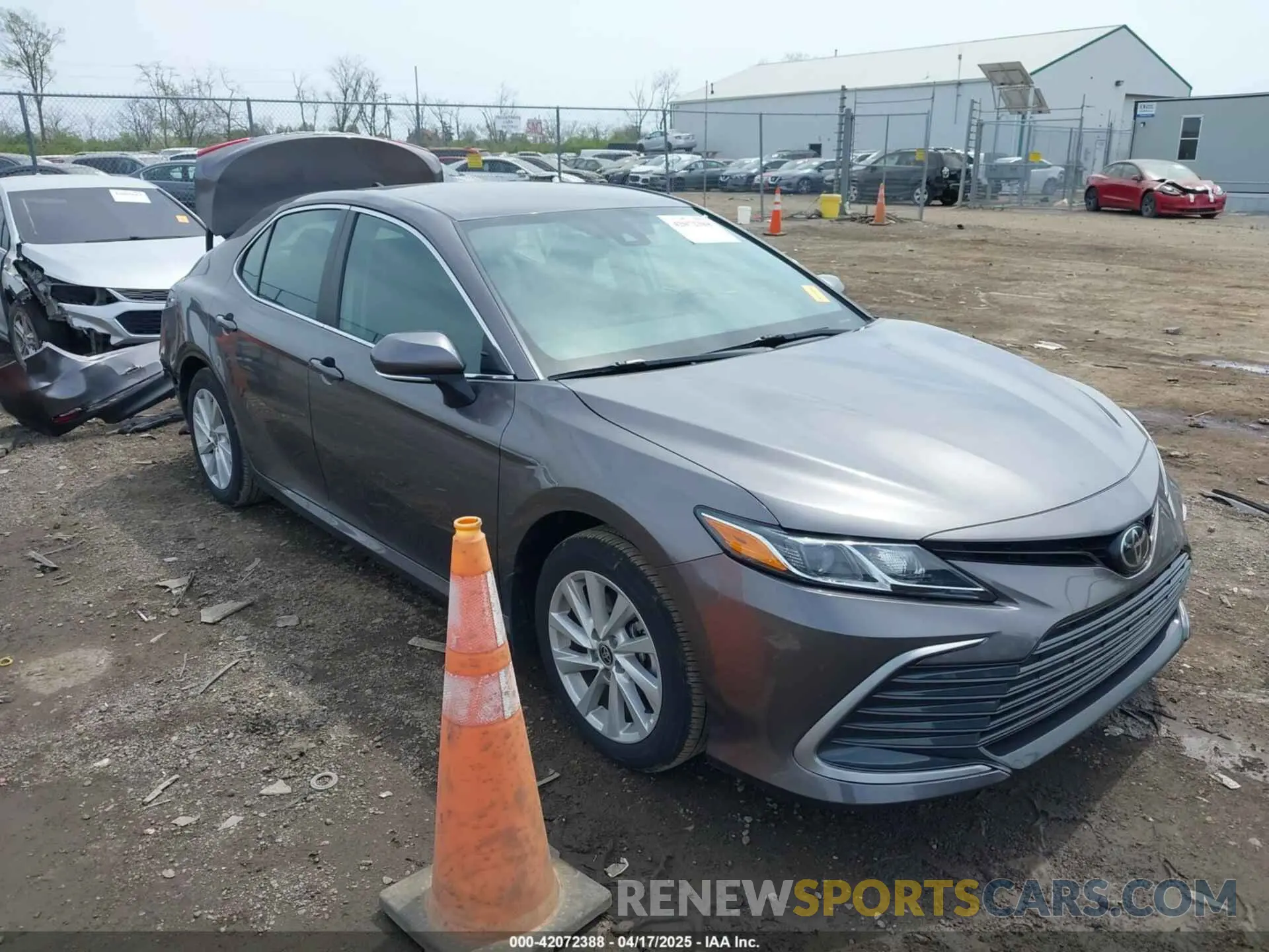 1 Photograph of a damaged car 4T1R11AK1NU057099 TOYOTA CAMRY 2022