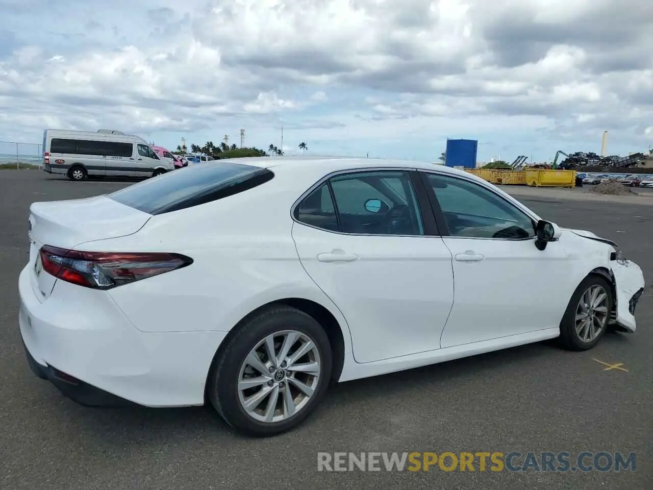 3 Photograph of a damaged car 4T1R11AK2NU069729 TOYOTA CAMRY 2022