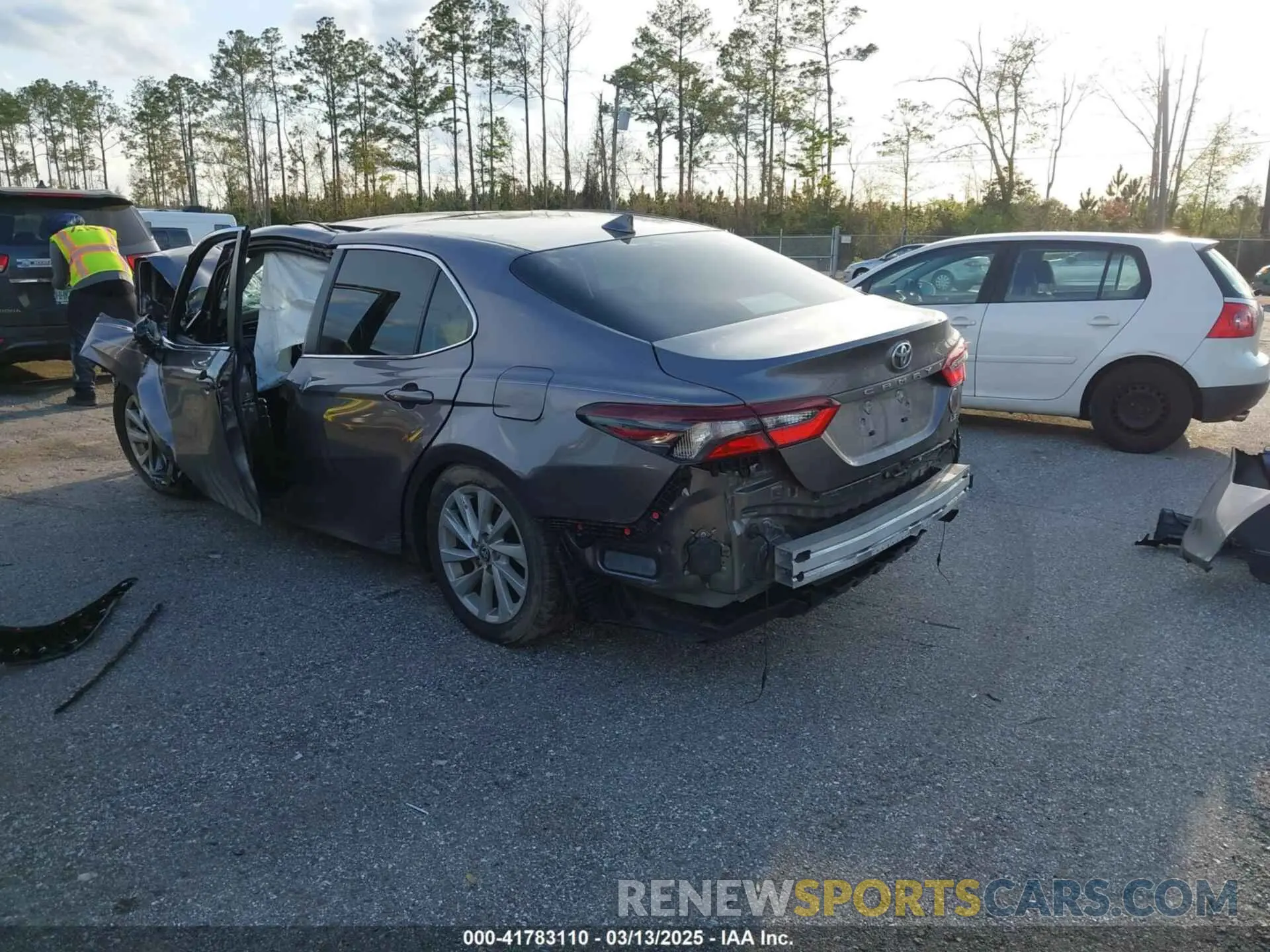 3 Photograph of a damaged car 4T1R11AK2NU069892 TOYOTA CAMRY 2022
